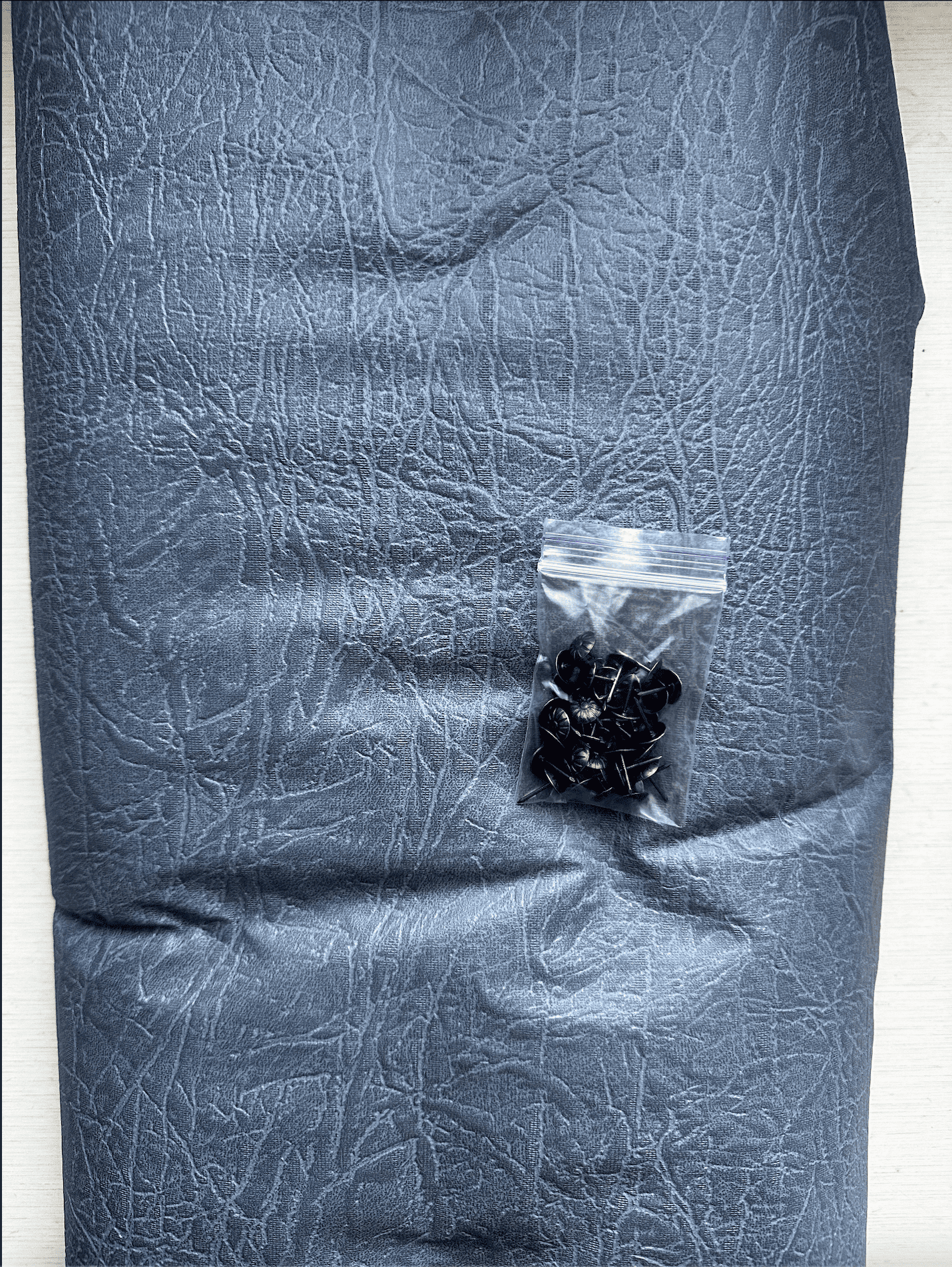 Обивка дверная комплект тисненый 200х100 см Светло-серый (228)