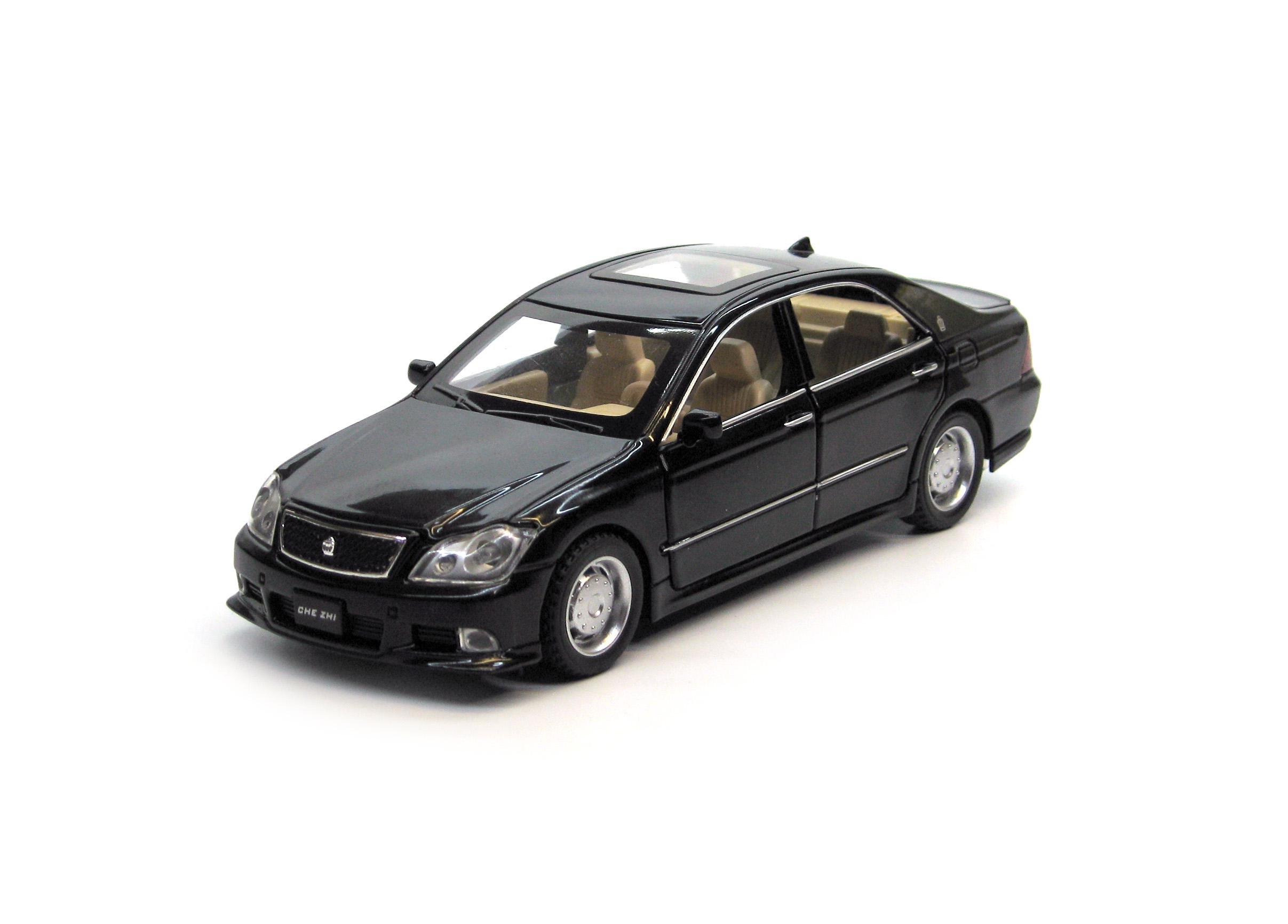 Машина модель 22055 Toyota Crown S180 масштаб 1:32 (22055)
