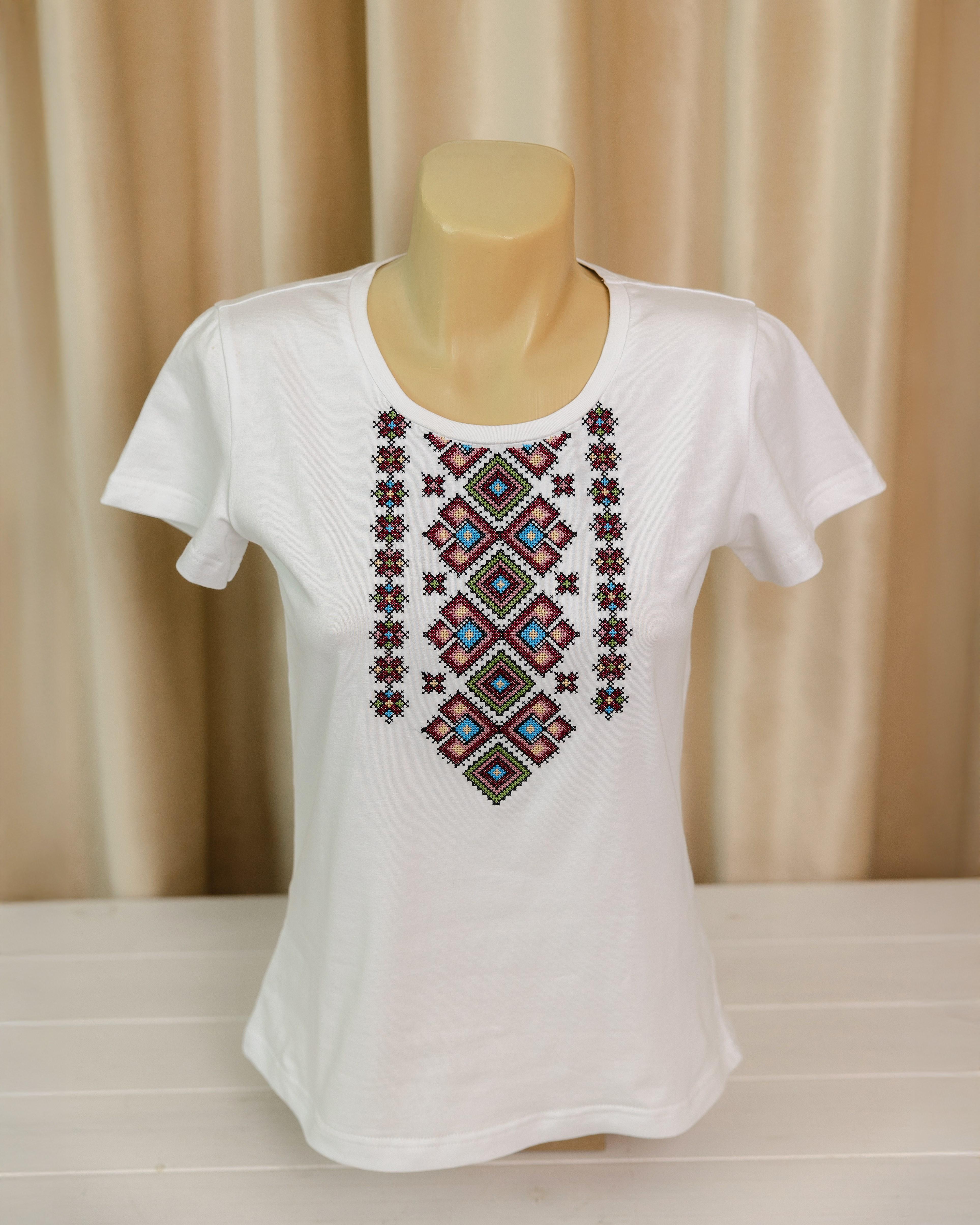 Футболка с вышивкой женская Изольда XL Белый (0002222-XL) - фото 6 Футболка с вышивкой женская Изольда XL Белый (0002222-XL) - фото 6