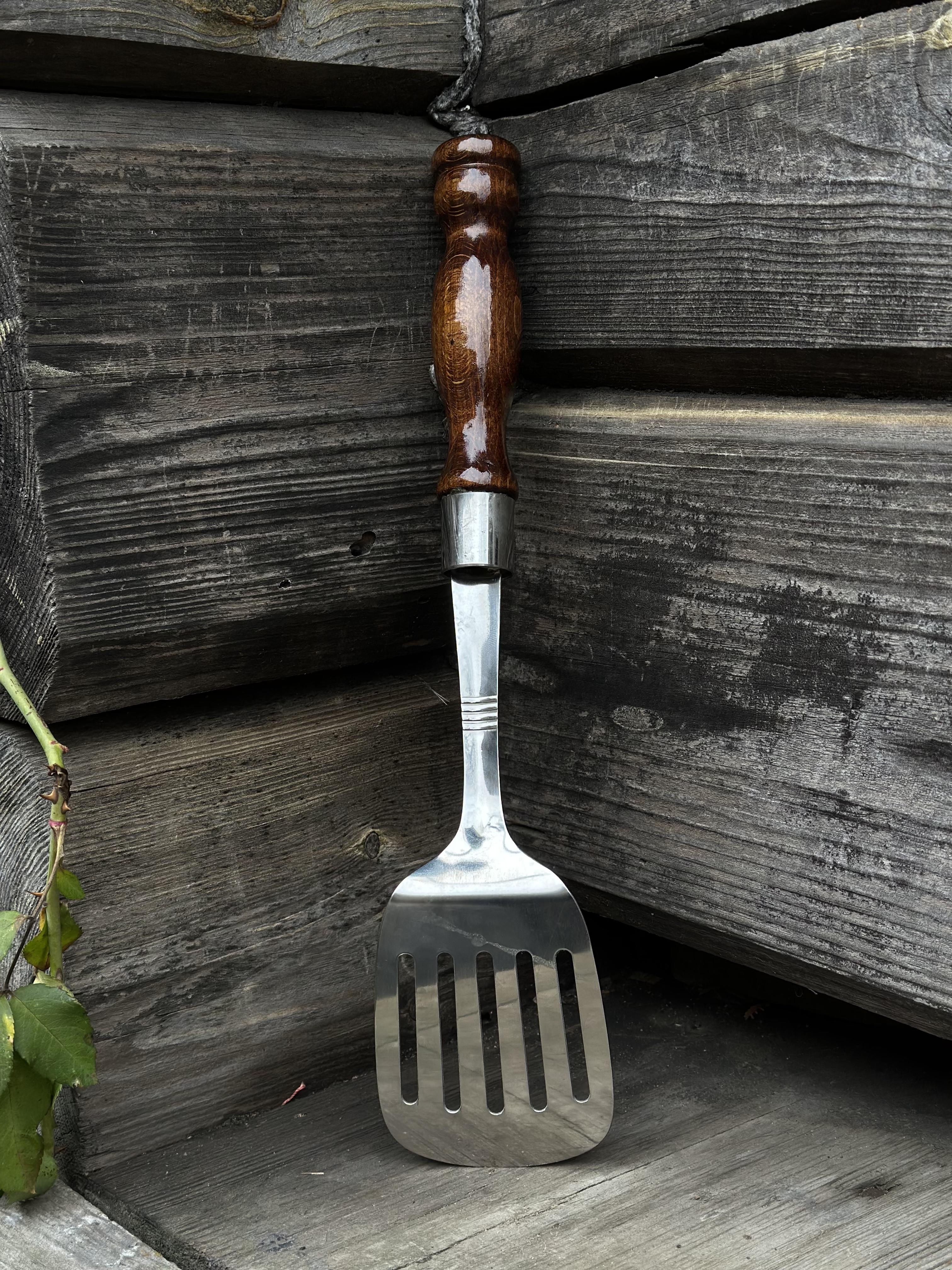 Лопатка для гриля Reckless из нержавеющей стали 36 см - фото 2 Лопатка для гриля Reckless из нержавеющей стали 36 см - фото 2