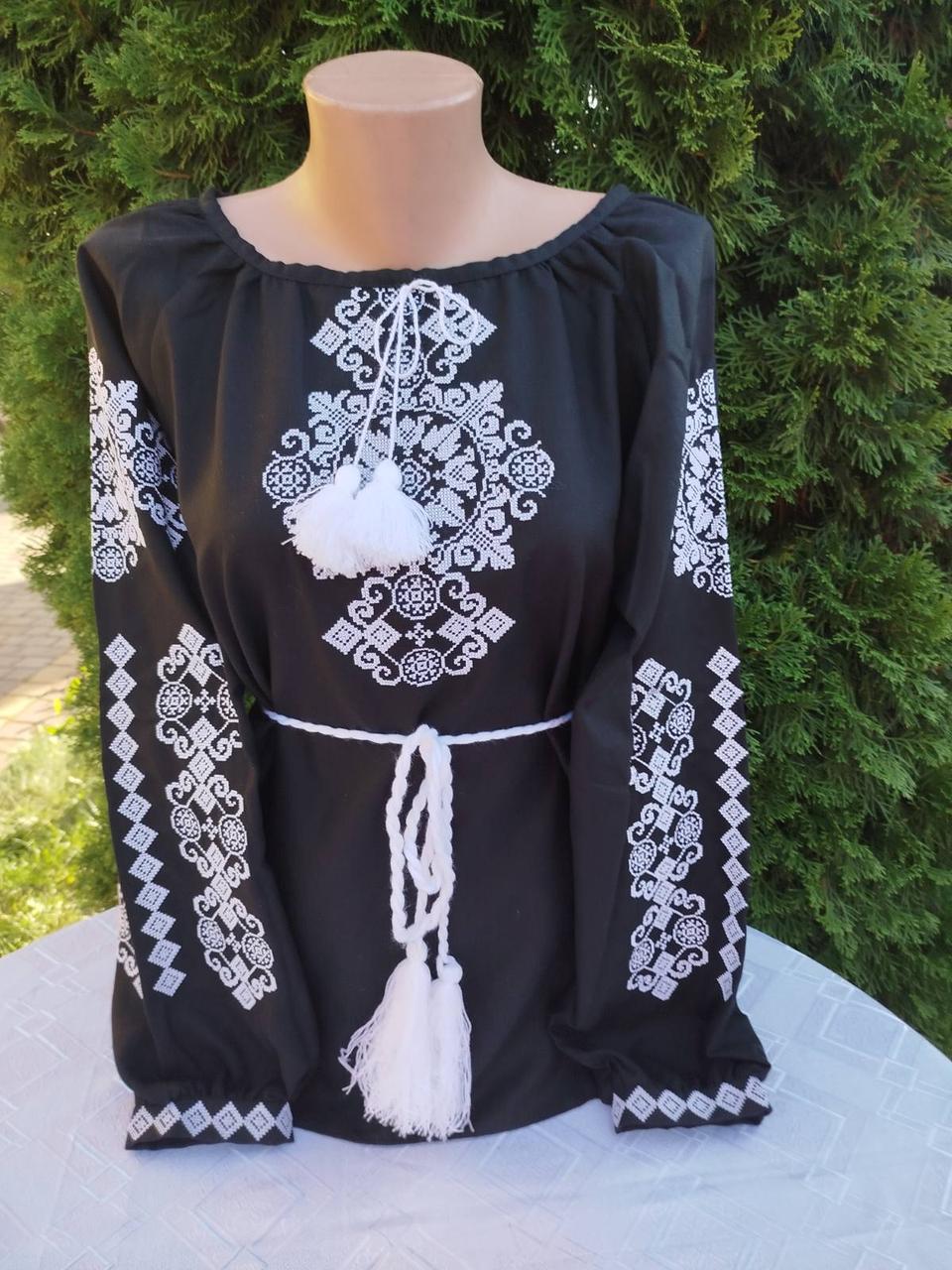 Вишиванка жіноча Королівський узір р. 42 Чорний/Білий (1986126107) - фото 1 Вишиванка жіноча Королівський узір р. 42 Чорний/Білий (1986126107) - фото 1