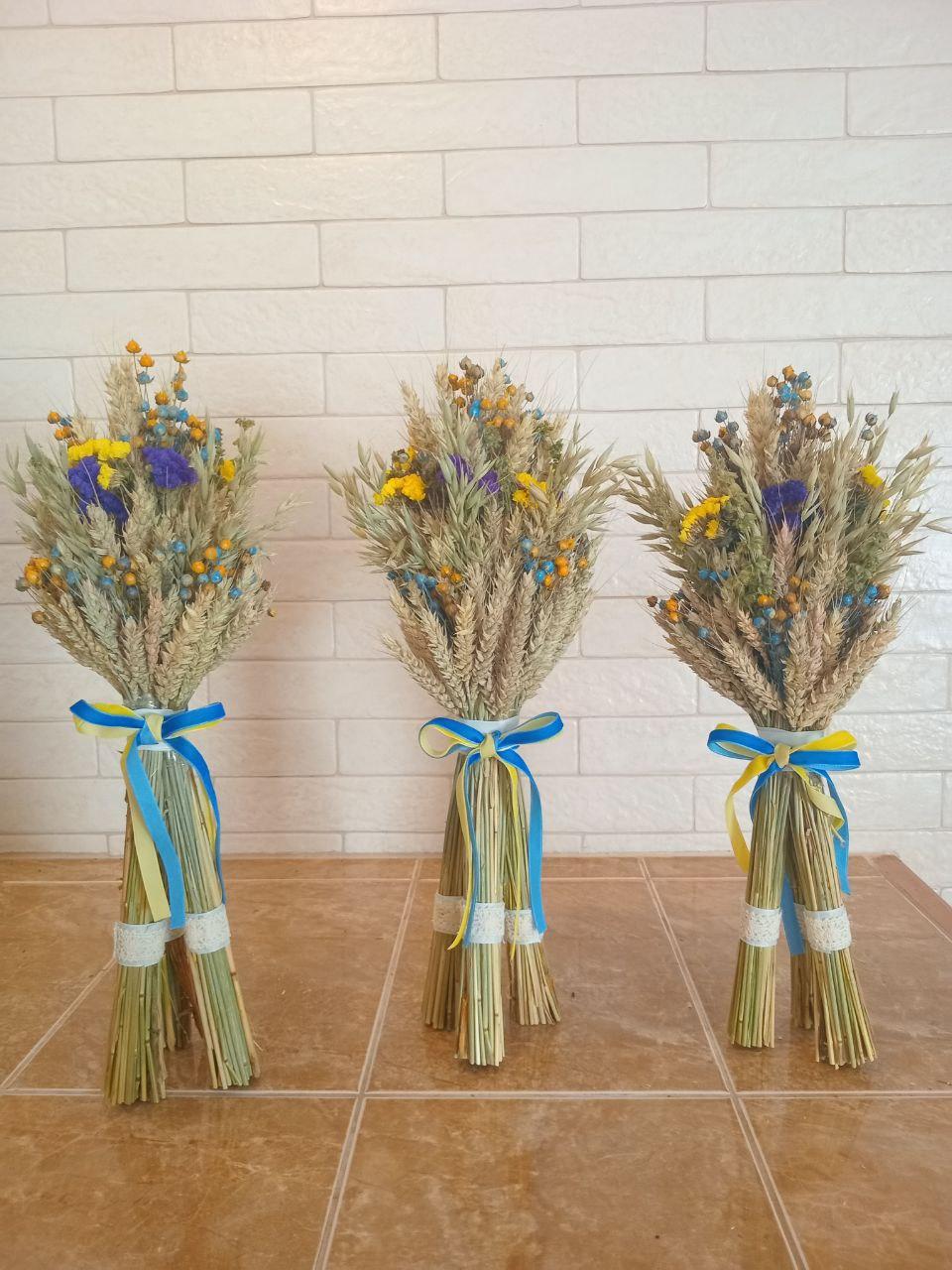 Дидух рождественский из колосья пшеницы/льна и овса на трех ножках 40-45 см с украинской лентой (2814653828) - фото 3