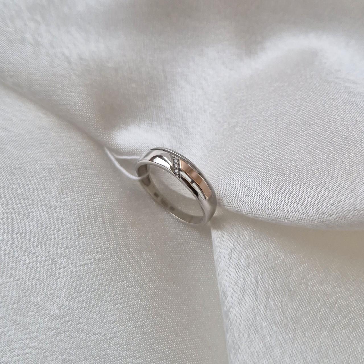 Кольцо с золотой пластиной с белыми камнями серебро 925 пробы золото 375 р. 18,5 (1672к) - фото 6 Кольцо с золотой пластиной с белыми камнями серебро 925 пробы золото 375 р. 18,5 (1672к) - фото 6