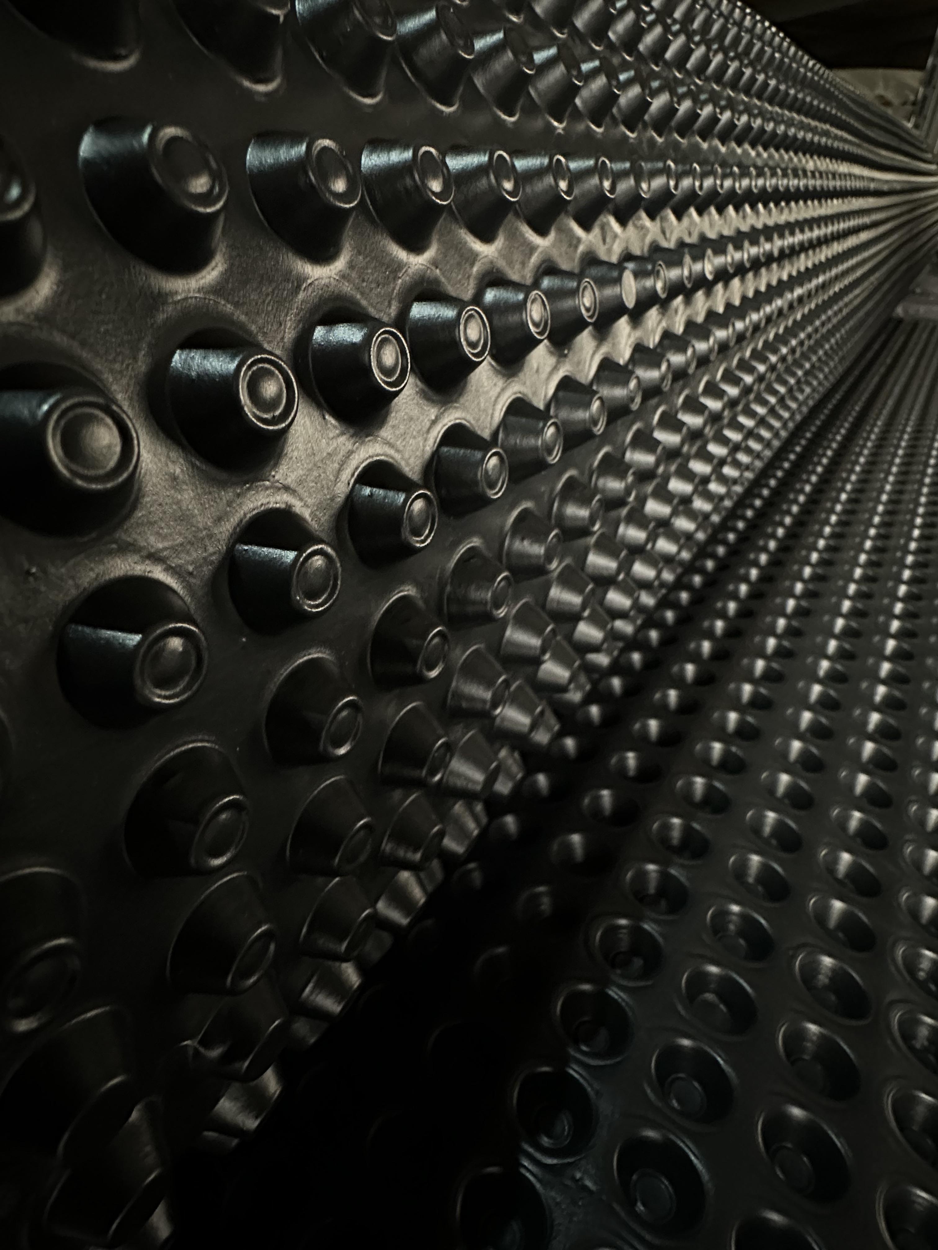 Геомембрана дренажна для гідроізоляції 600 г/м2 5 мм 20х2 м 40 м2 (9081704) - фото 8