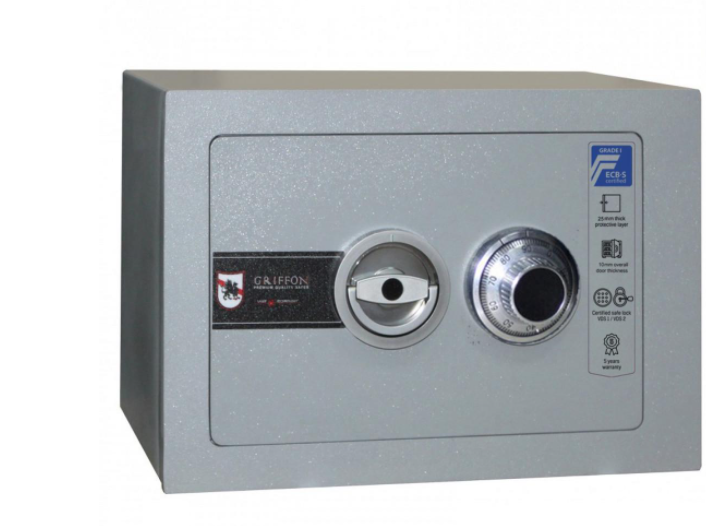 Сейф взломостойкий Griffon CLE I.30.C