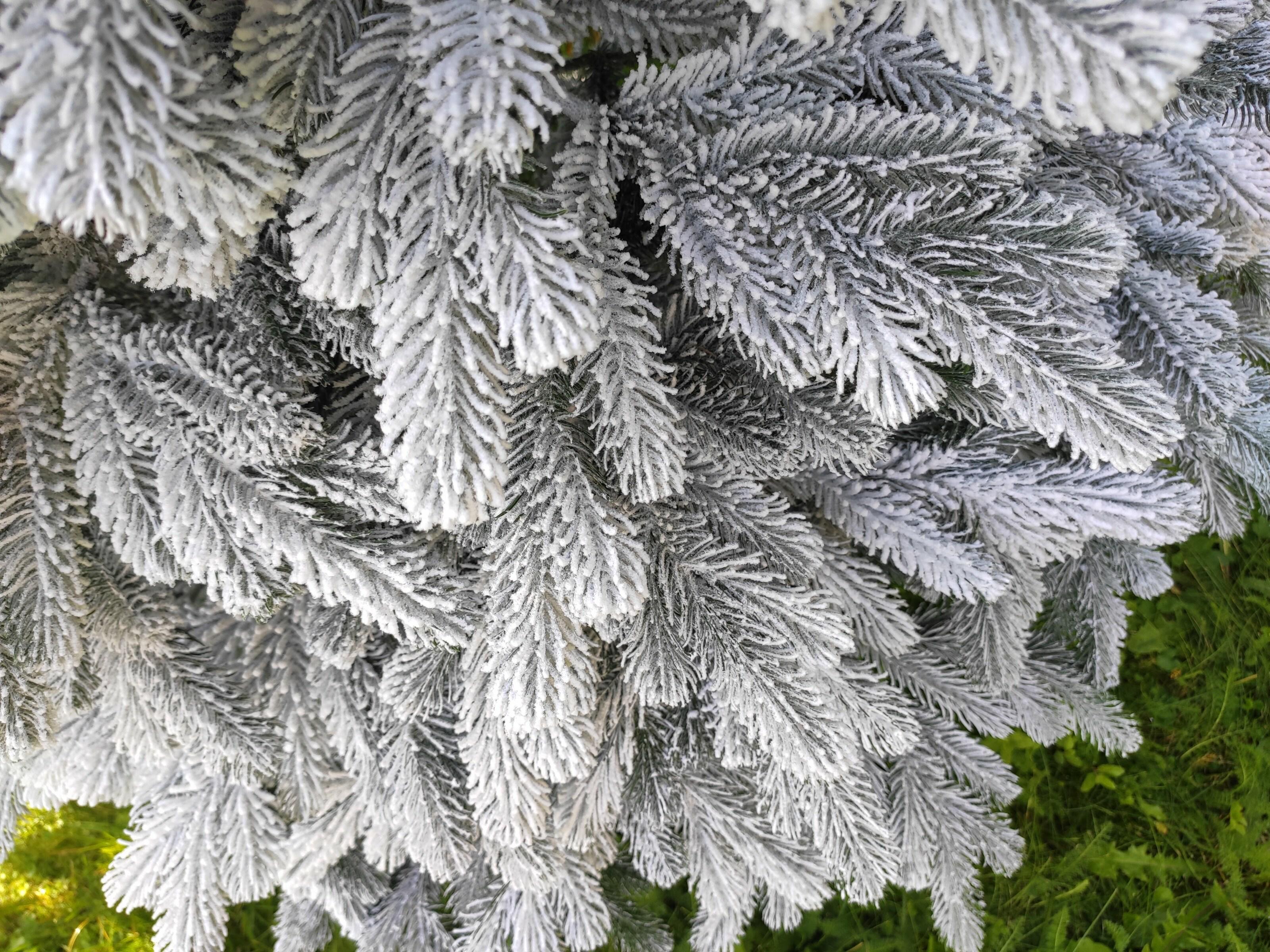 Ялинка лита елітна засніжена Хатинка з металевою розбірною підставкою 2,50 м Білий (Засн.Е-250) - фото 3