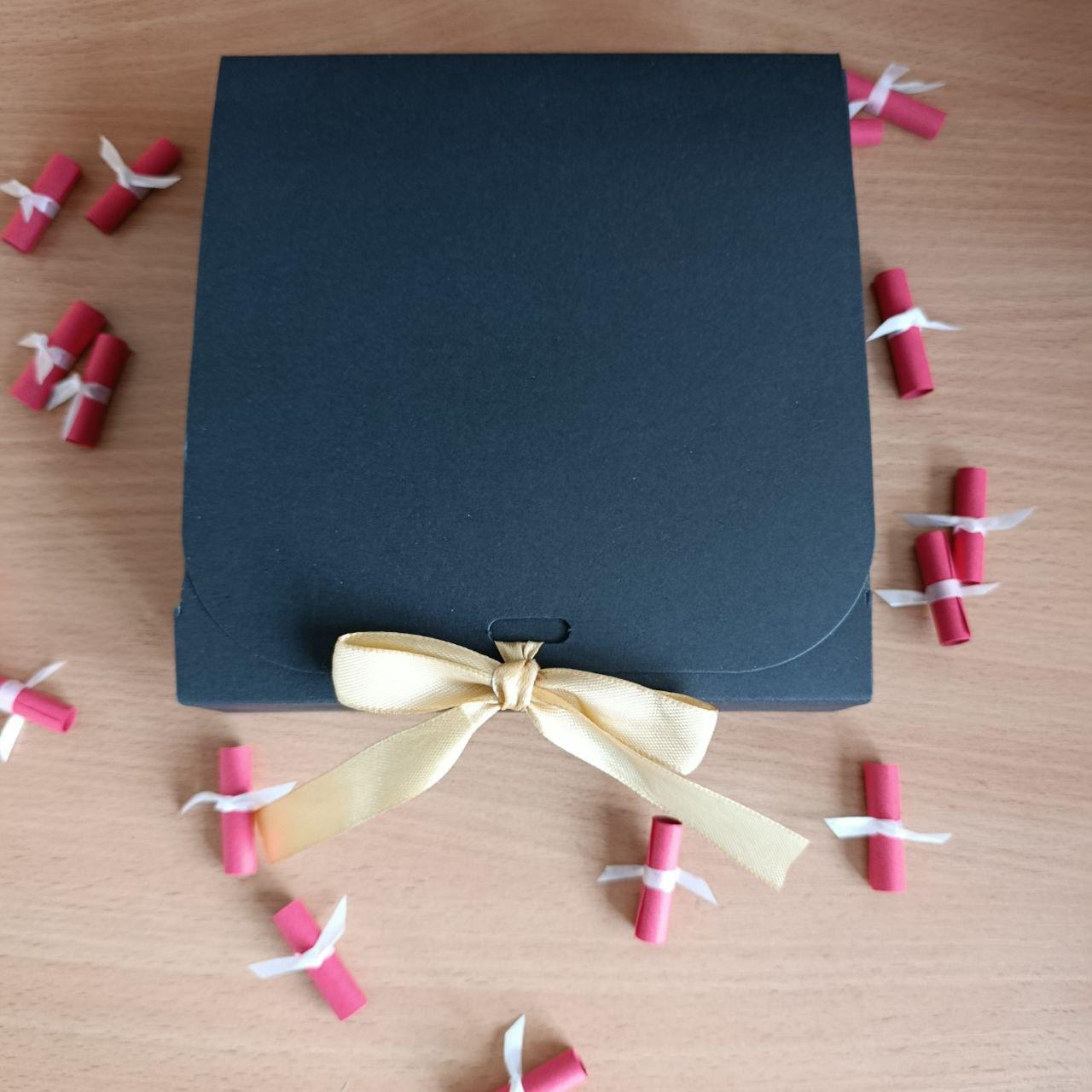 Подарочный бокс для парня с конфетами Ferrero и 101 причиной почему я тебя люблю (ar309) - фото 3 Подарочный бокс для парня с конфетами Ferrero и 101 причиной почему я тебя люблю (ar309) - фото 3