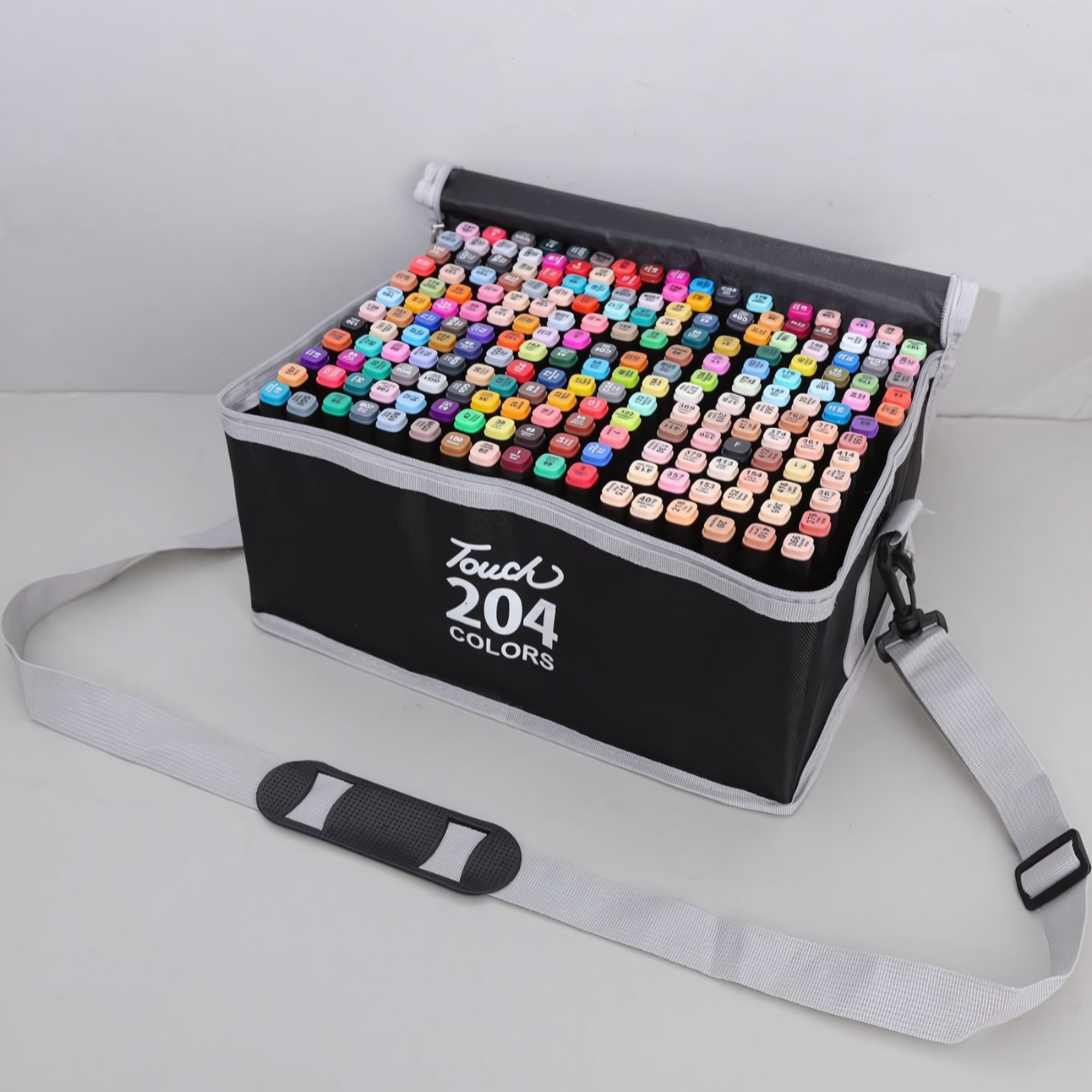 Набор двухсторонних скетч маркеров 204 цветов в сумке-чехле (401121).
