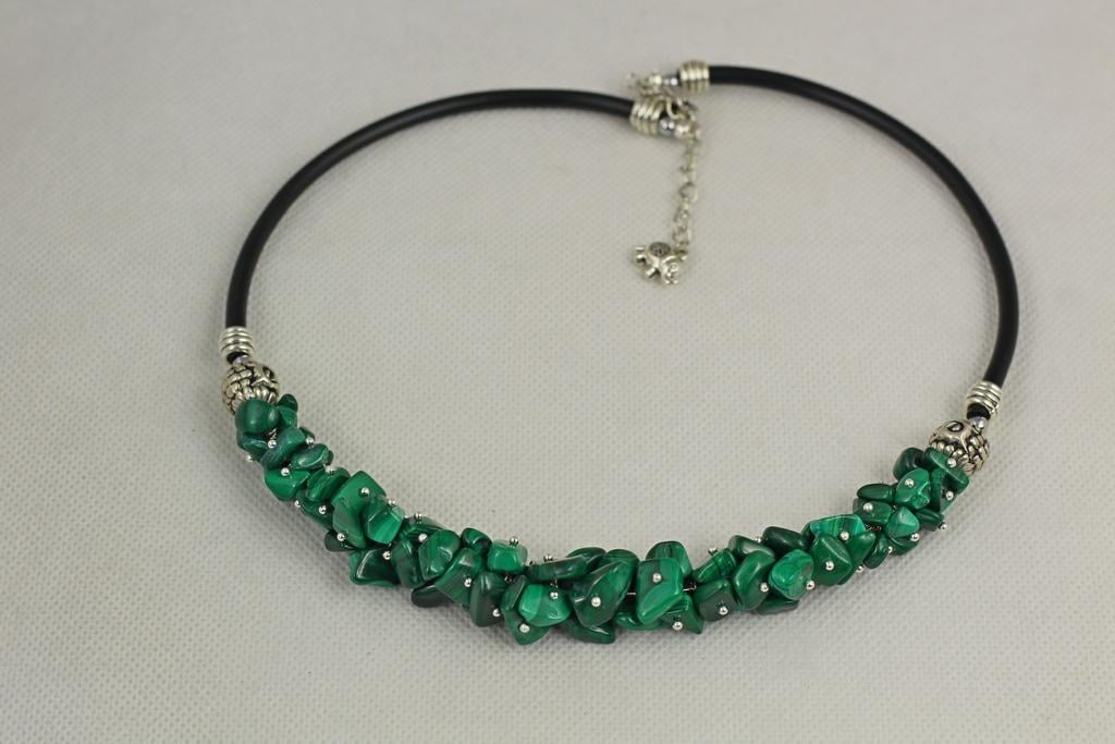 Чокер грозди с малахитом 46 см Серебристый (32899059)