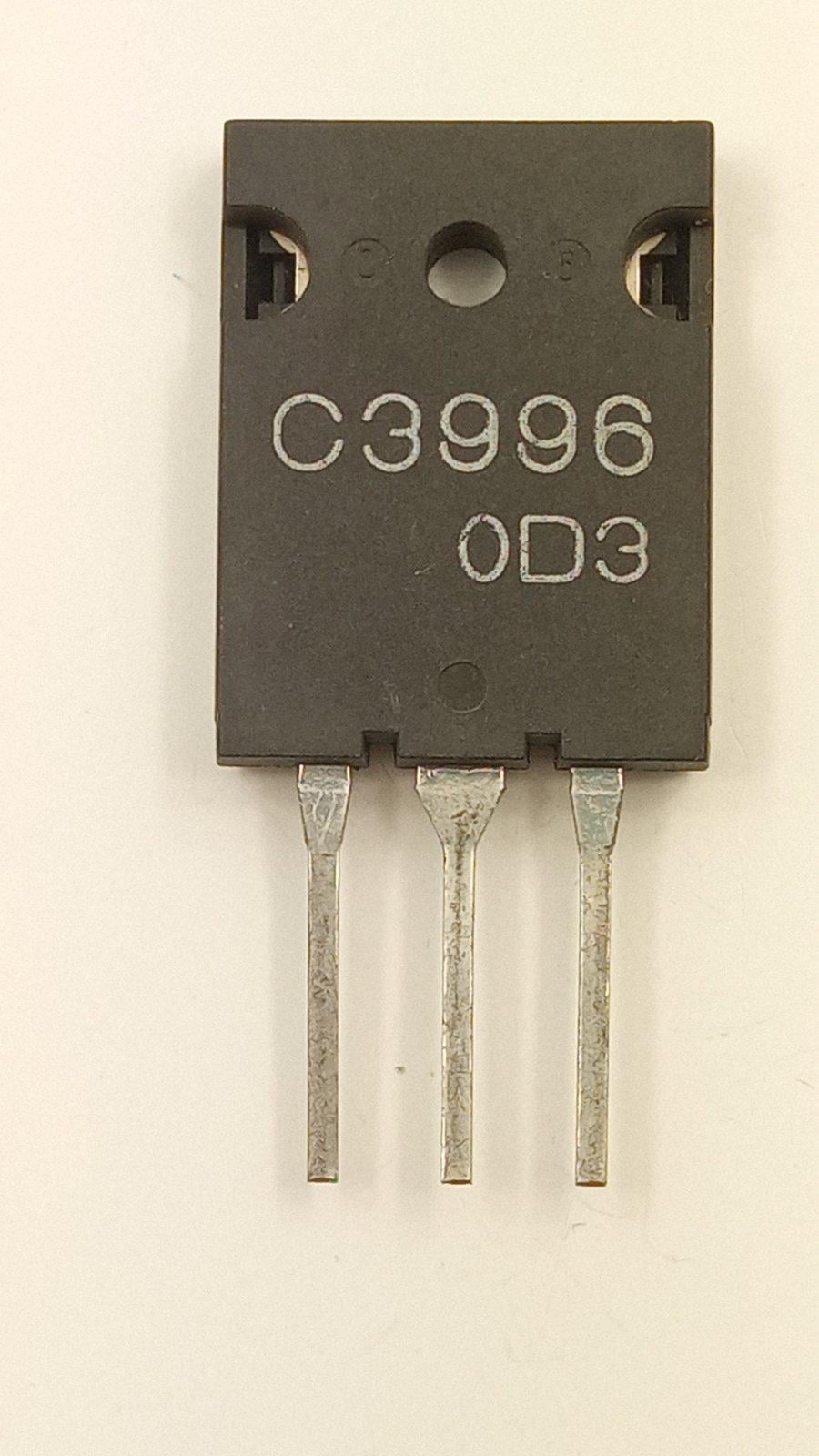 Транзистор 2SC3996 npn 1500V/15A/180W SOT-93 (30063)