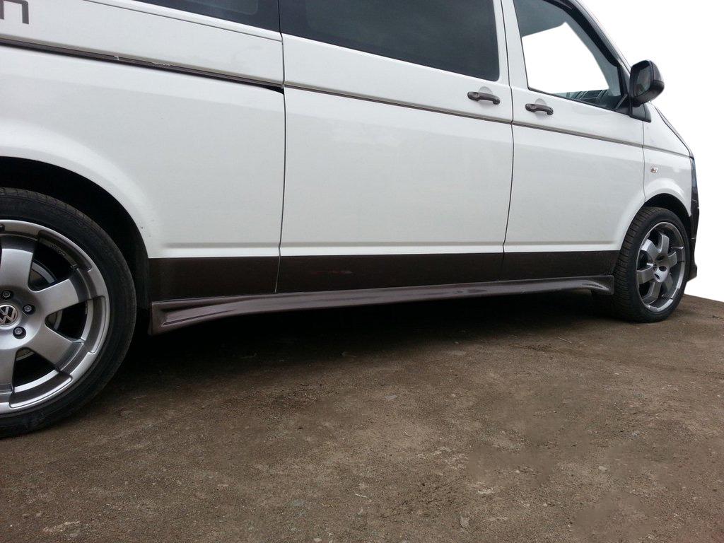 Боковые пороги V1 короткая база Digital Designs для Volkswagen T6 стеклопластик Под покраску
