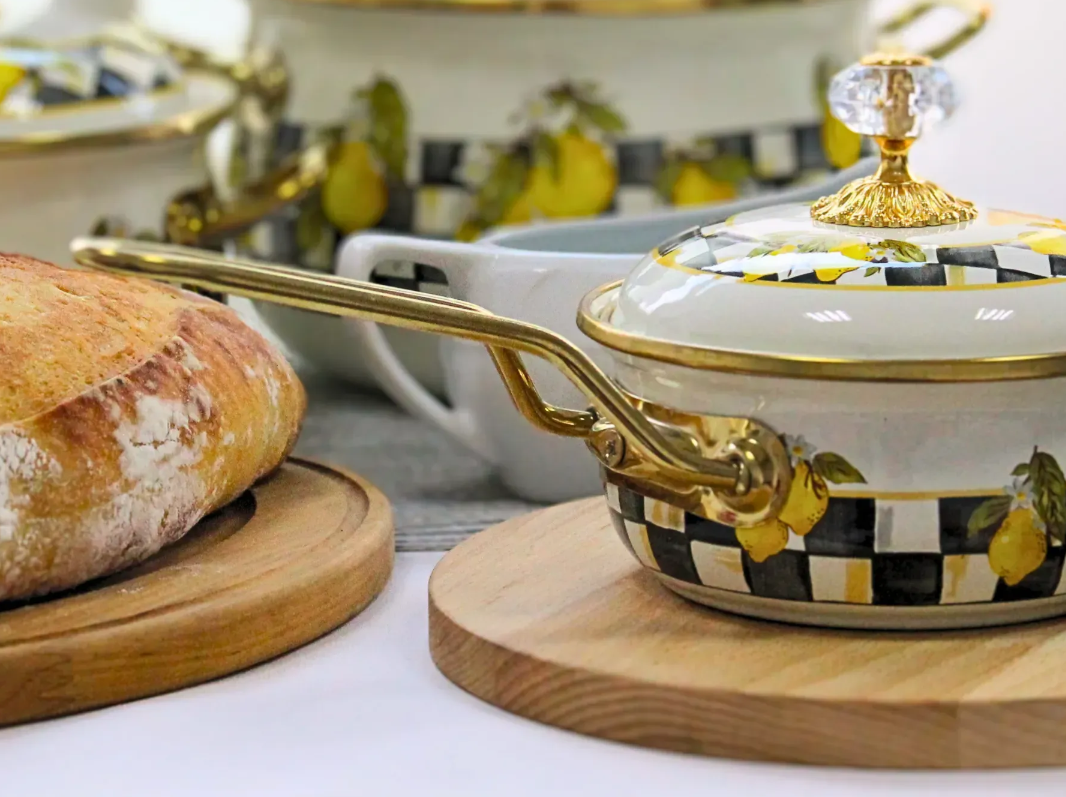 Ковш эмалированный Elmani SICILY с крышкой 0,9 л 14х31 см - фото 4 Ковш эмалированный Elmani SICILY с крышкой 0,9 л 14х31 см - фото 4