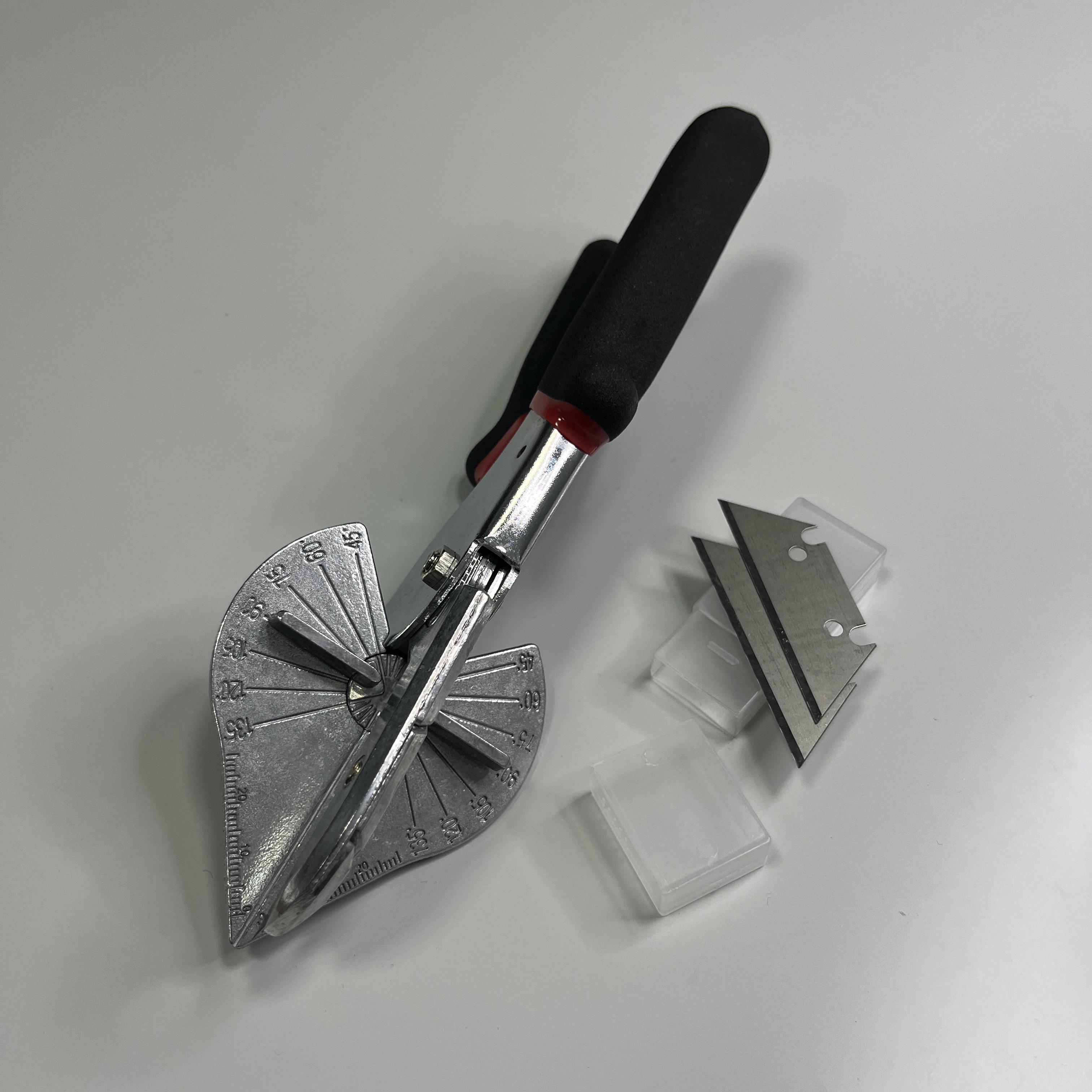 Ножницы с транспортиром и сменным лезвием для потолков (1833946154)