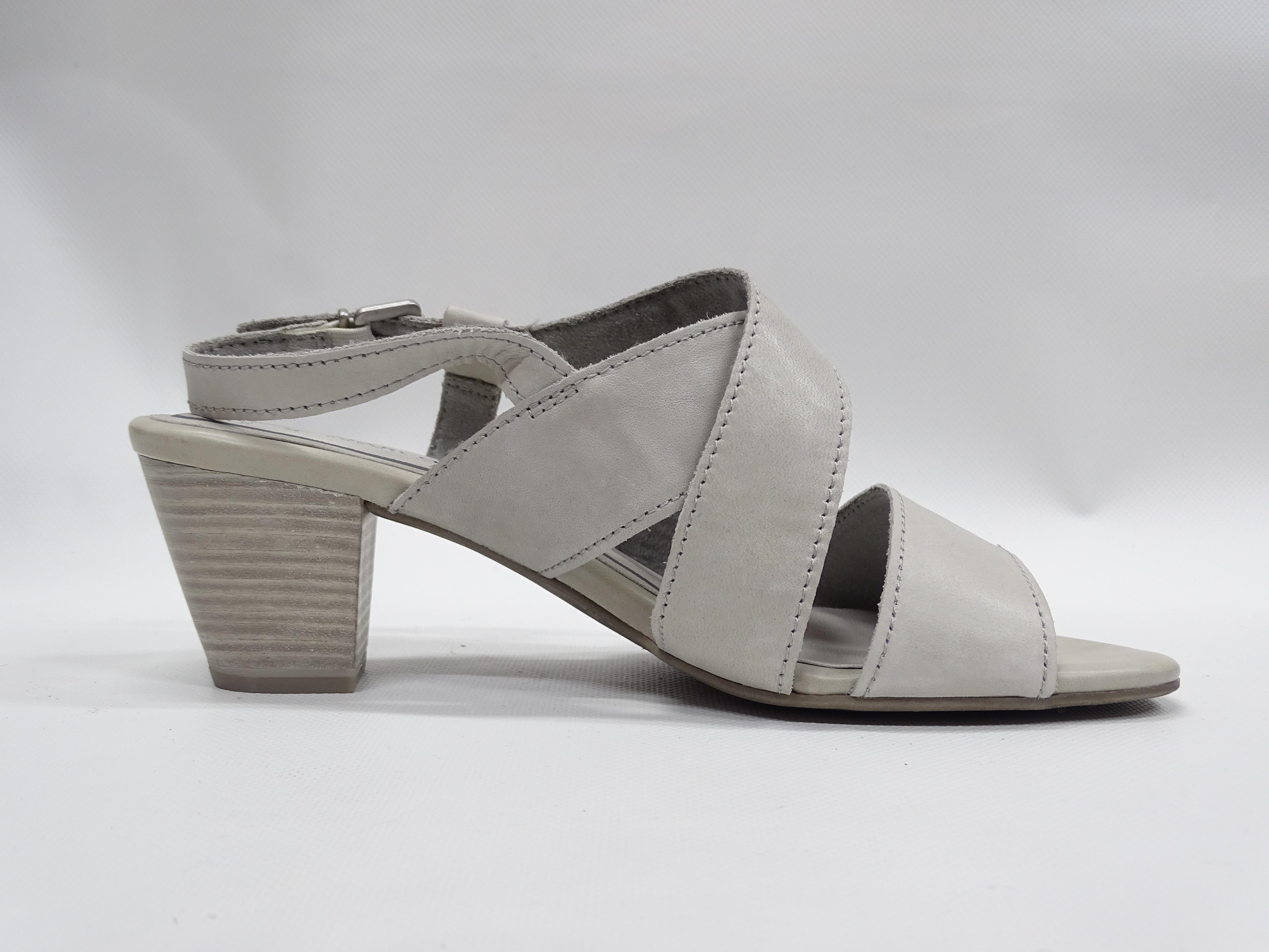 Босоніжки жіночі 28320\24 р. 41 Сірий (28320\24) - фото 3 Босоніжки жіночі 28320\24 р. 41 Сірий (28320\24) - фото 3