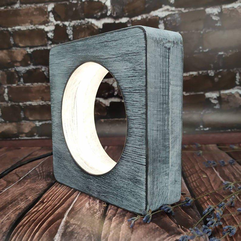 Светильник ночник из дерева ручной работы (23055-Нов)