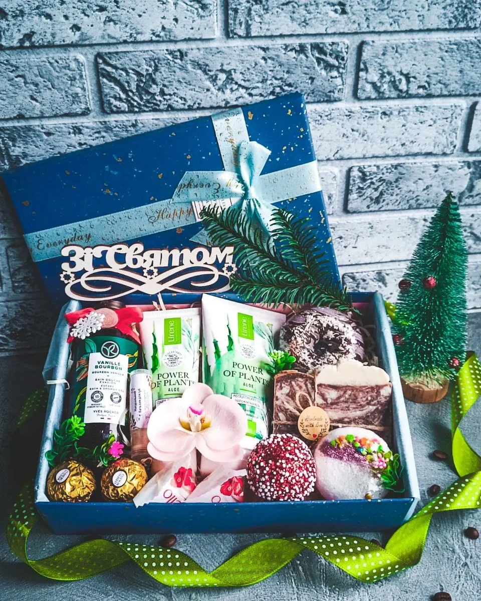 Подарунковий бокс для жінки (1888659999)