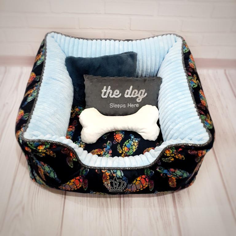 Лежанка для собак Amore mio Cane Брідж the dog sleeps here до 4 кг 55х55х23 см (DB-0019) - фото 2 Лежанка для собак Amore mio Cane Брідж the dog sleeps here до 4 кг 55х55х23 см (DB-0019) - фото 2