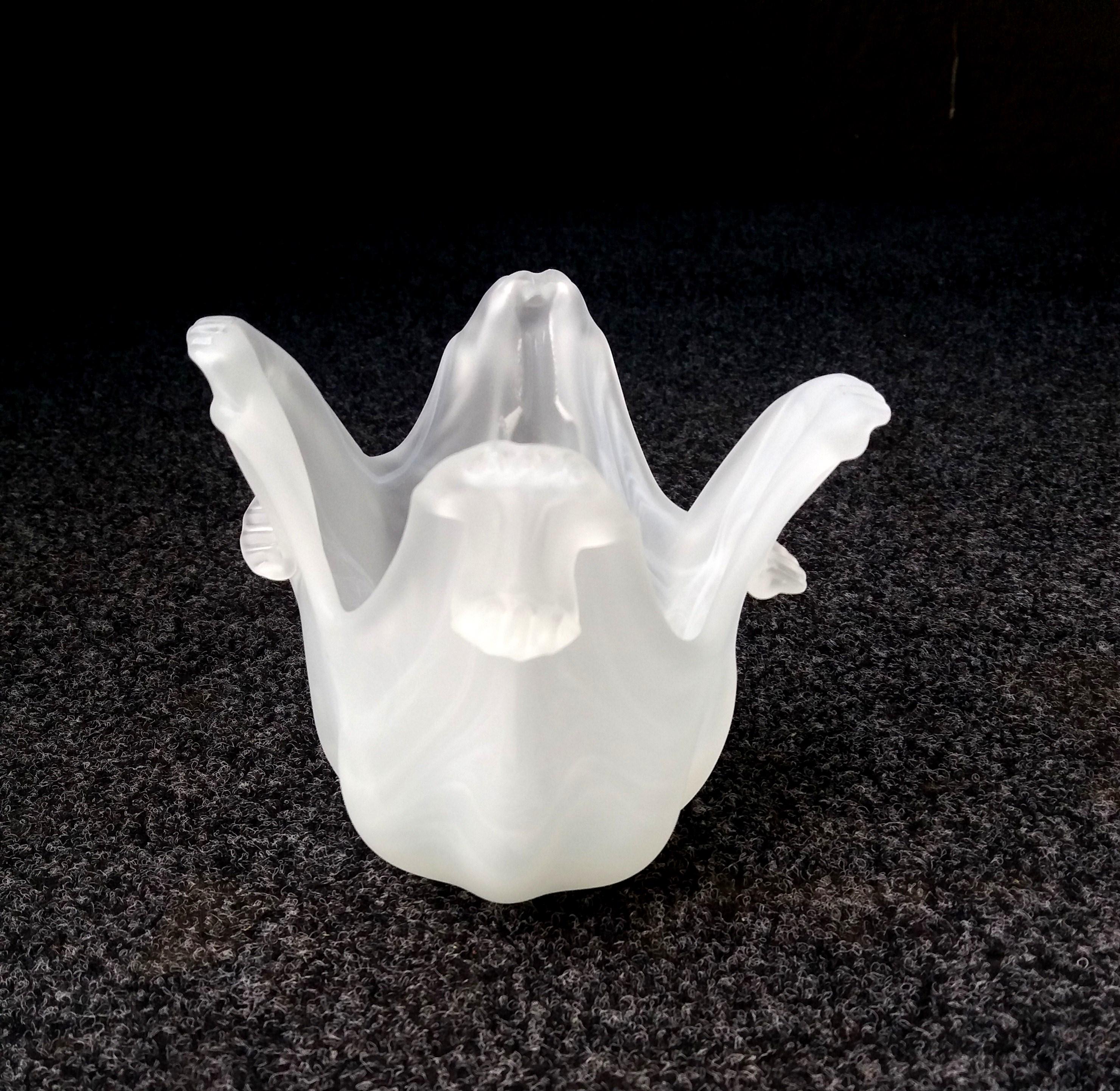 Плафон стеклянный Бутон матовый Белый