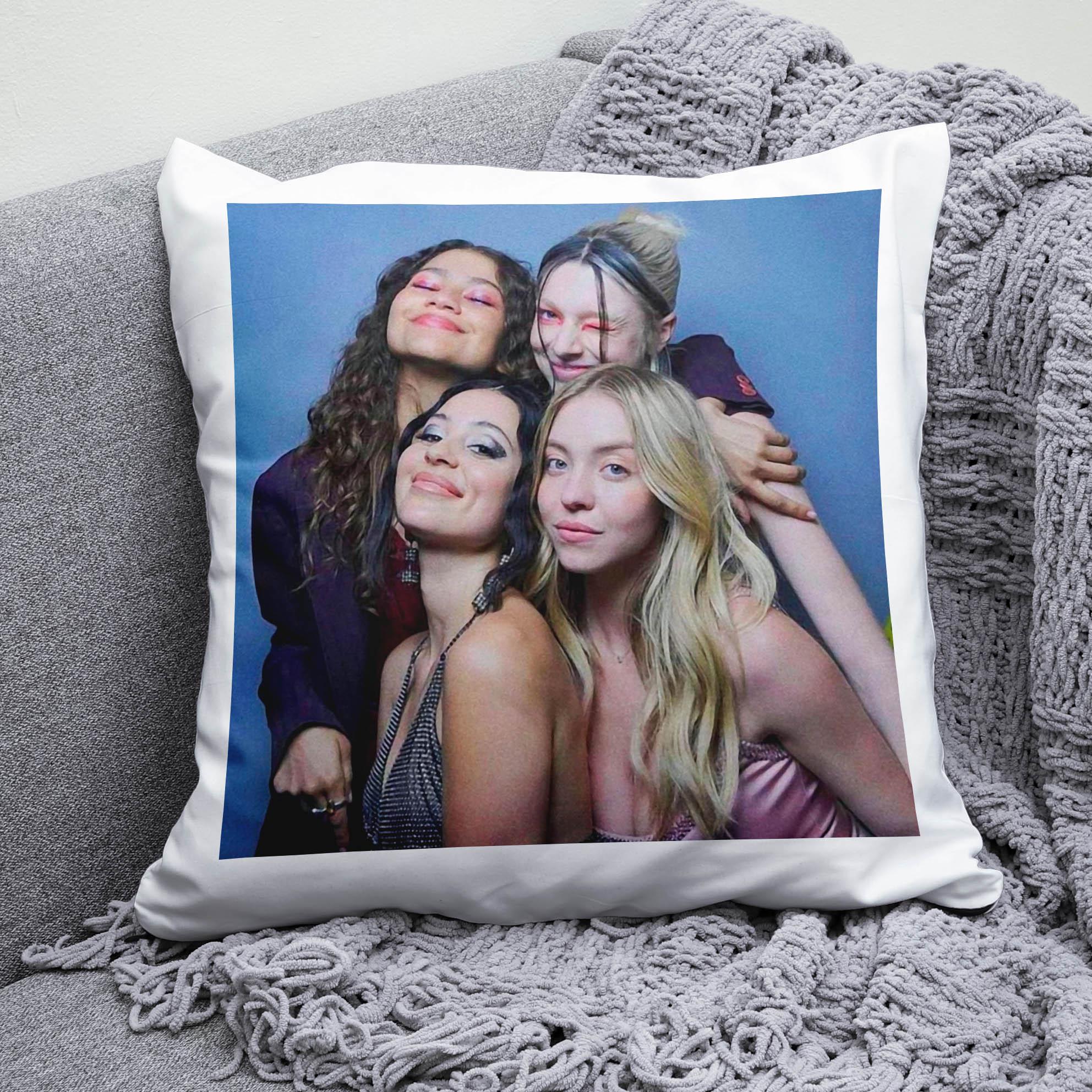 Плюшевая подушка квадрат с принтом Euphoria