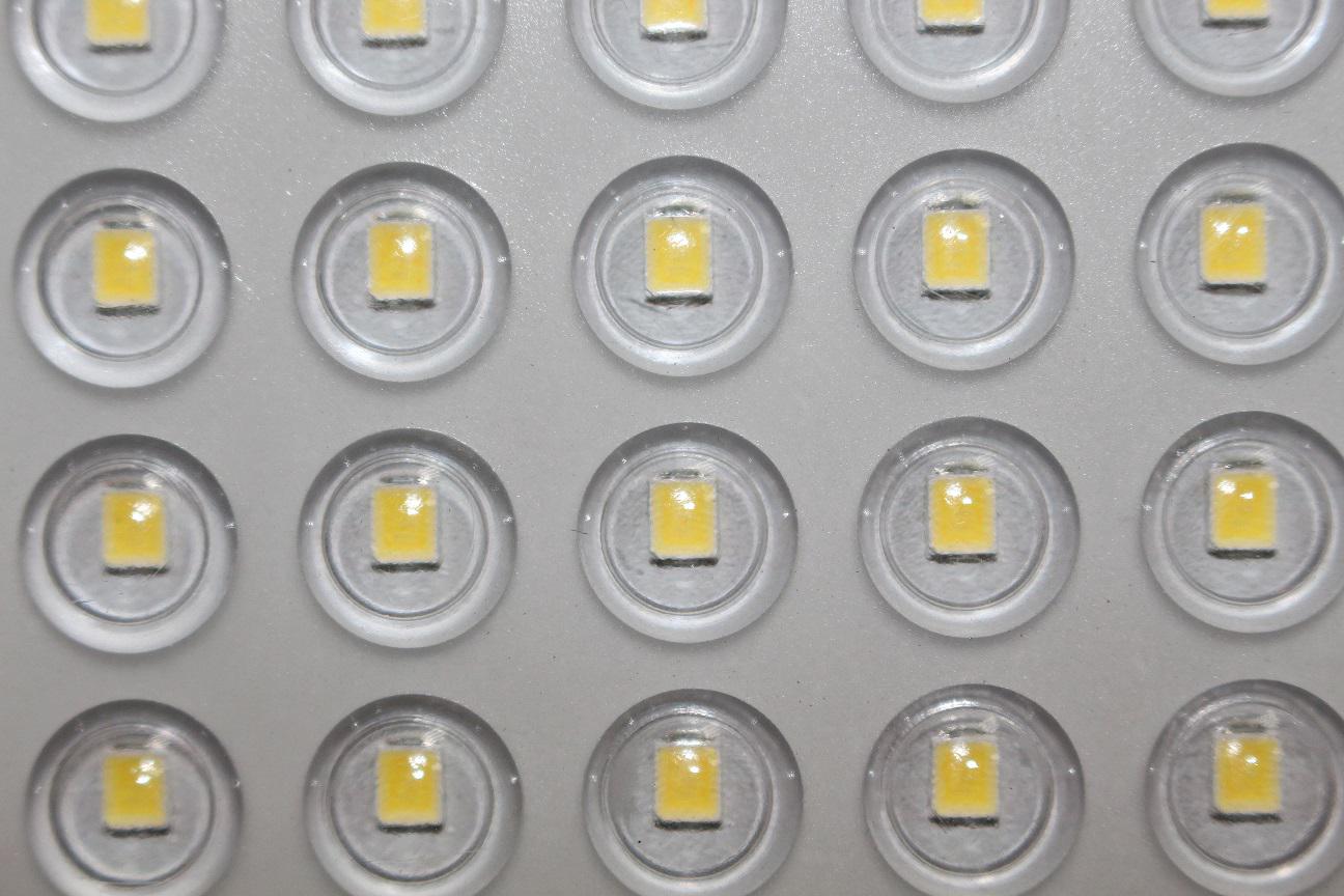 Прожектор LED TechnoSystems GOLDEN Slim 400W 220V 44000Lm 6500K IP65 (TNSy5000998) - фото 2 Прожектор LED TechnoSystems GOLDEN Slim 400W 220V 44000Lm 6500K IP65 (TNSy5000998) - фото 2