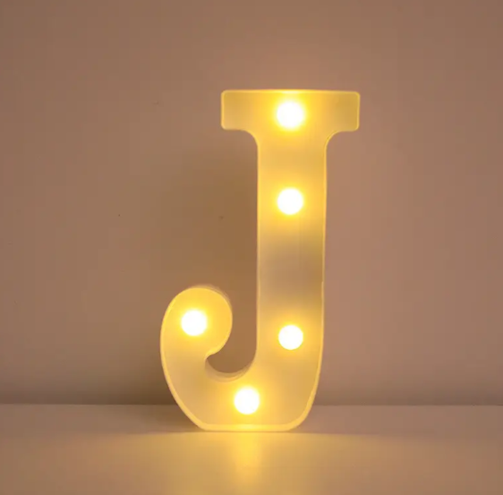 Літера з підсвіткою J об'ємна маленька 21x11 см Білий (553110/9) Літера з підсвіткою J об'ємна маленька 21x11 см Білий (553110/9)