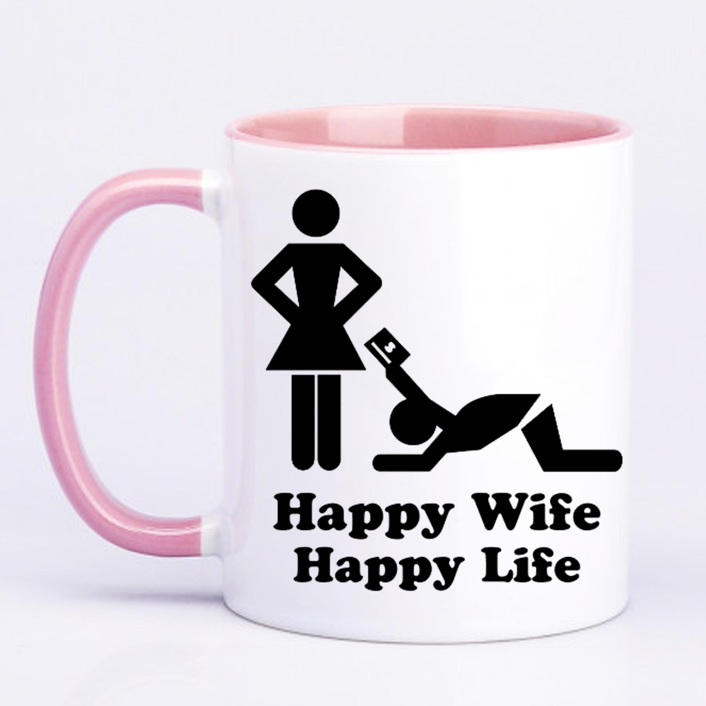 Чашка с печатью Happy wife happy life 330 мл Розовый (22721) - фото 1
