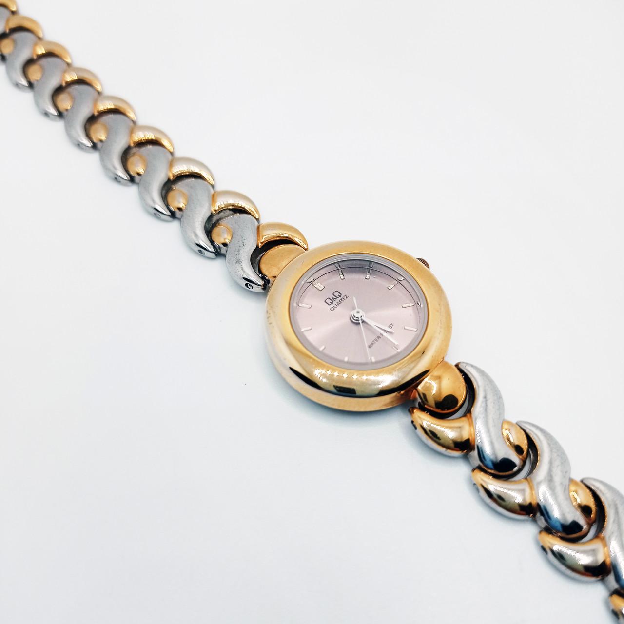 Наручний годинник Q&Q жіночий кварцовий металевий ремінець (G635-800) - фото 3