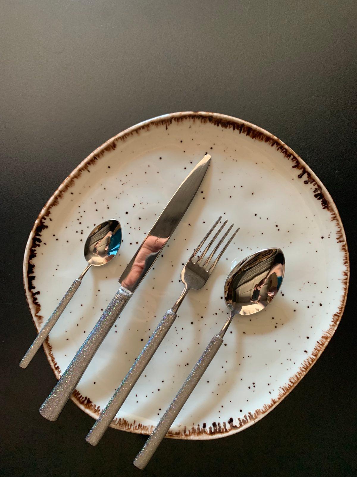 Набір столових приборів у подарунковій коробці Herdmar Vintage GLT Silver 24 предмети - фото 2 Набір столових приборів у подарунковій коробці Herdmar Vintage GLT Silver 24 предмети - фото 2