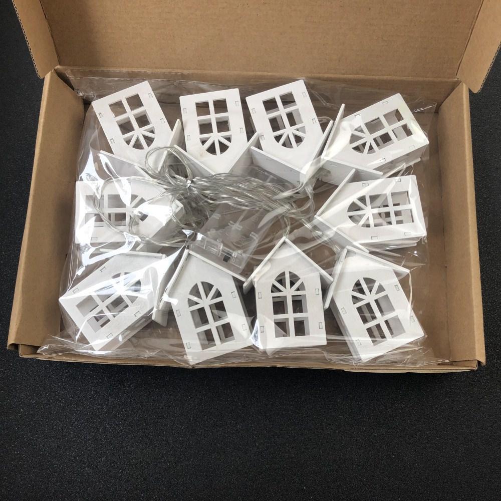 Гирлянда Домики деревянные 10 шт. 2 м на батарейках (H2M10L) - фото 6 Гирлянда Домики деревянные 10 шт. 2 м на батарейках (H2M10L) - фото 6