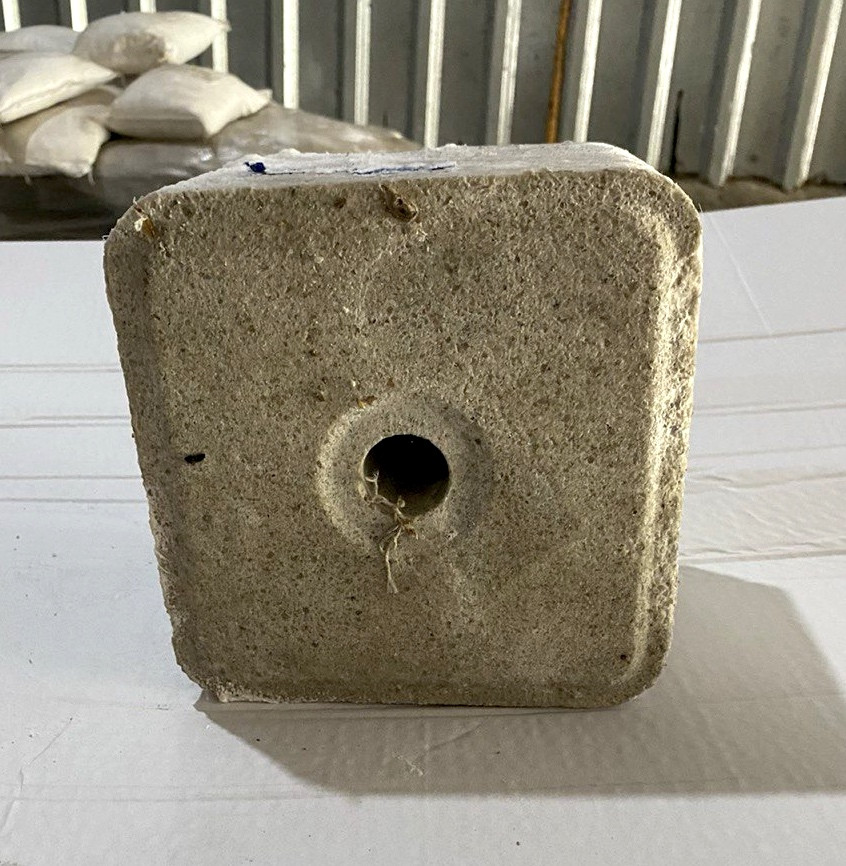 Соль кормовая лизунец для скота брикет 10 кг (28340611) - фото 2 Соль кормовая лизунец для скота брикет 10 кг (28340611) - фото 2