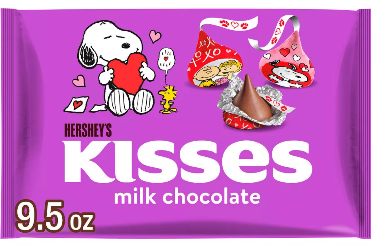 Конфеты шоколадные Hershey's Kisses Valentine's Day Milk Chocolate Snoopy and Friends 269 г (2496025105)