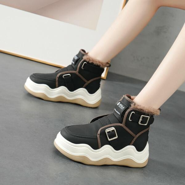 Ботинки женские теплые C00242-5 с подошвой и мягким мехом внутри р. 37 22,5 Черный - фото 3 Ботинки женские теплые C00242-5 с подошвой и мягким мехом внутри р. 37 22,5 Черный - фото 3