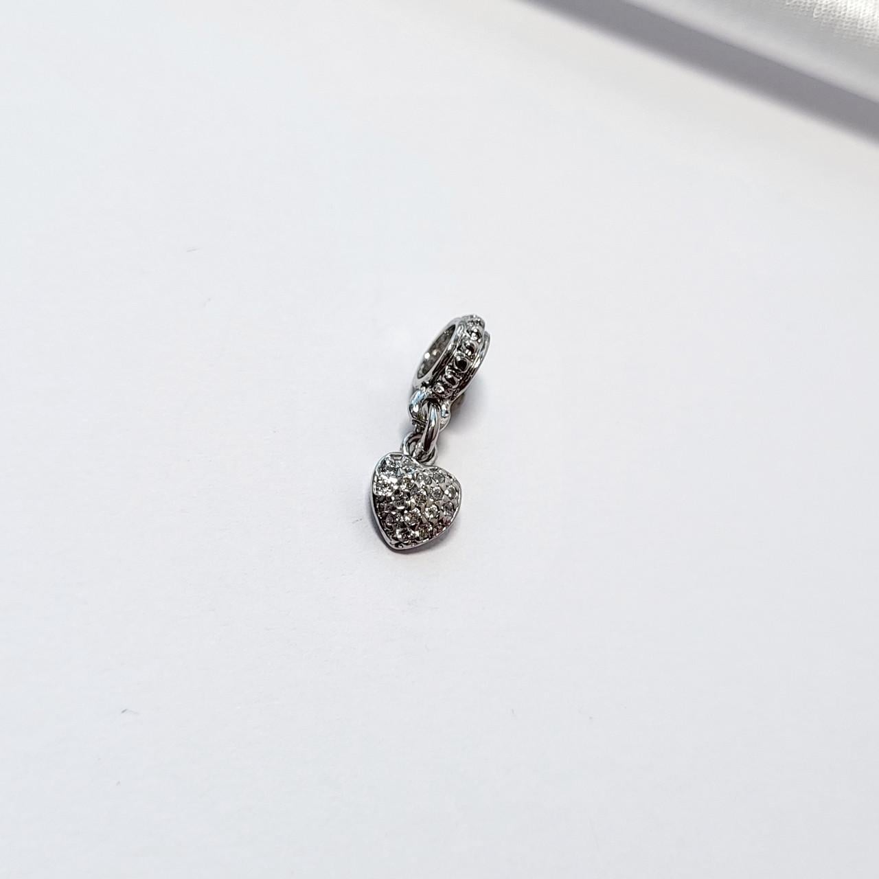 Шарм з підвіскою Серце в білих камнях срібло 925 проби 1 г (948р)