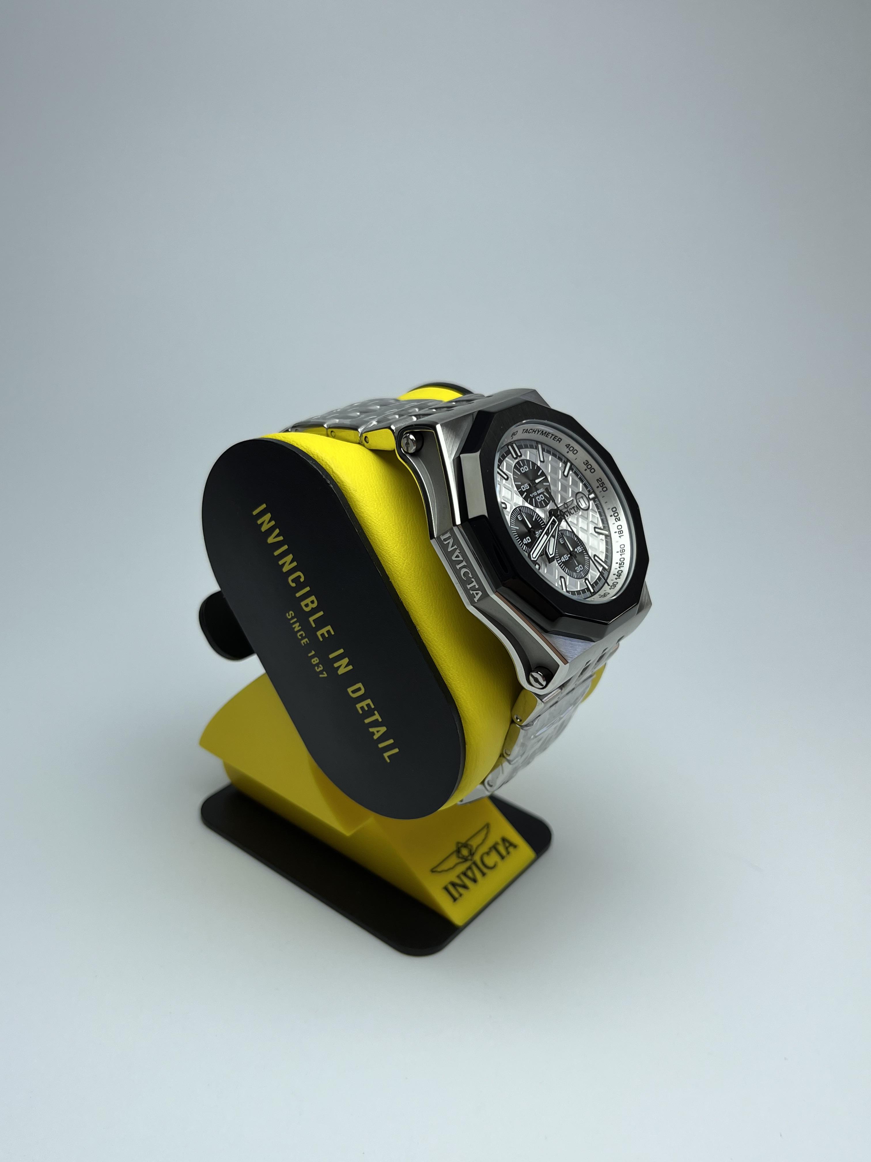 Наручний годинник чоловічий Invicta 47391 Akula спортивний (29077665) - фото 3 Наручний годинник чоловічий Invicta 47391 Akula спортивний (29077665) - фото 3