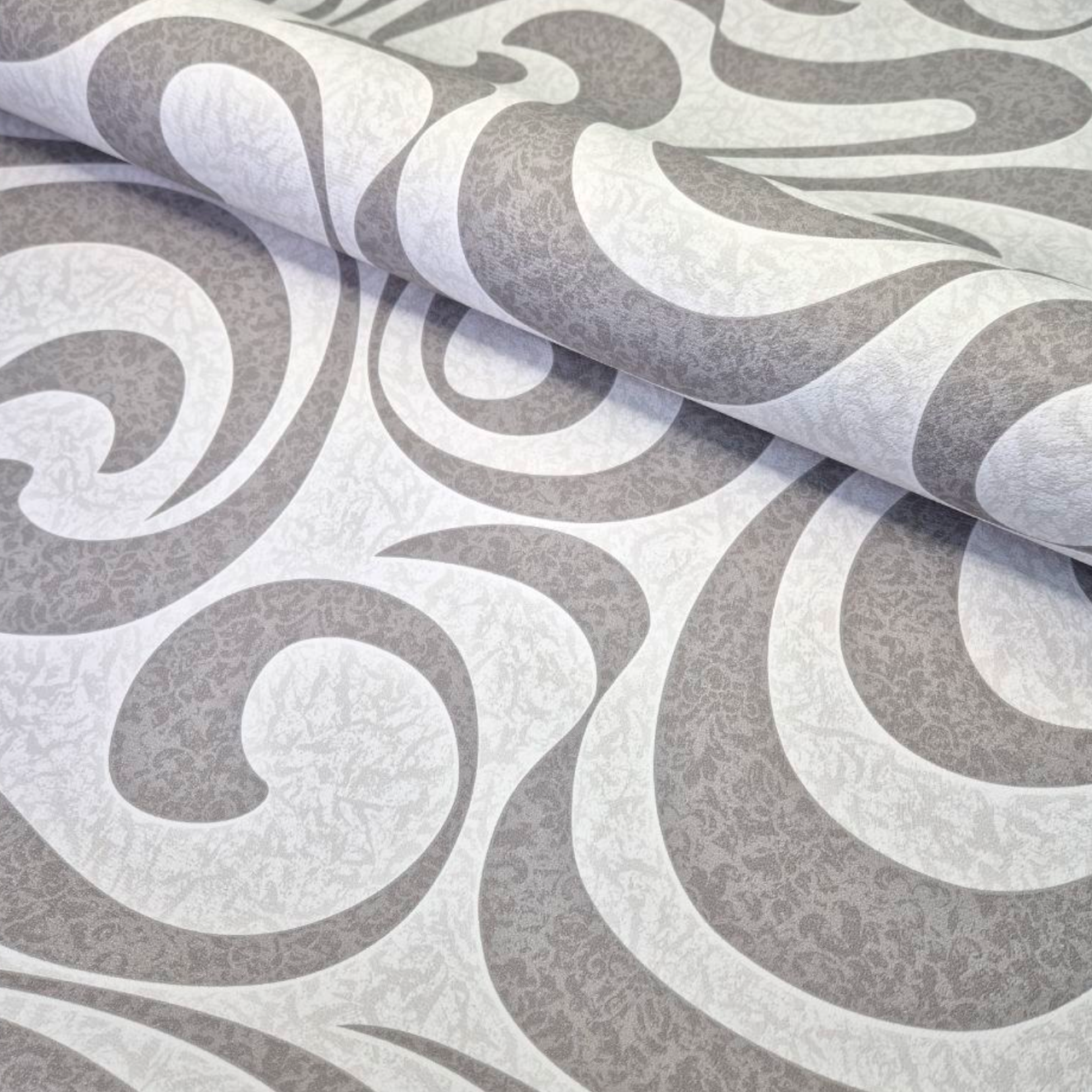 Шпалери вінілові на флізеліновій основі Le Grand 1027-03 для вітальні/спальні/кухні/коридору 10,05x1,06 м Сірий (2288973944) - фото 6 Шпалери вінілові на флізеліновій основі Le Grand 1027-03 для вітальні/спальні/кухні/коридору 10,05x1,06 м Сірий (2288973944) - фото 6