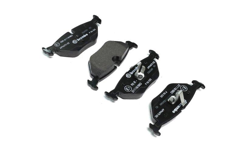 Колодки гальмівні дискові BMW 3 e46 задні (P 06 025 BREMBO)