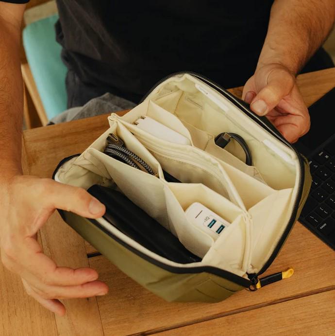 Сумка Peak Design Tech Pouch Kelp (BTP-KP-3) - фото 6 Сумка Peak Design Tech Pouch Kelp (BTP-KP-3) - фото 6