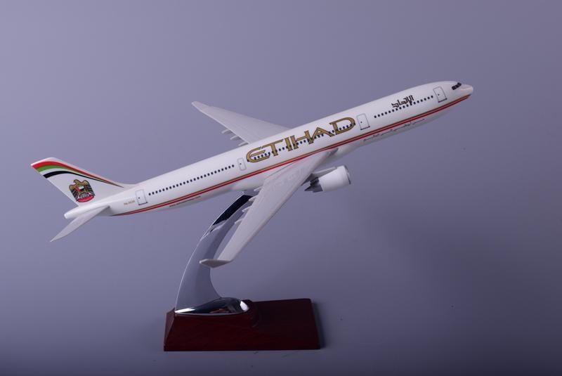 Колекційна модель літака Shantou Tongde Airbus A330 32см Etihad Airways