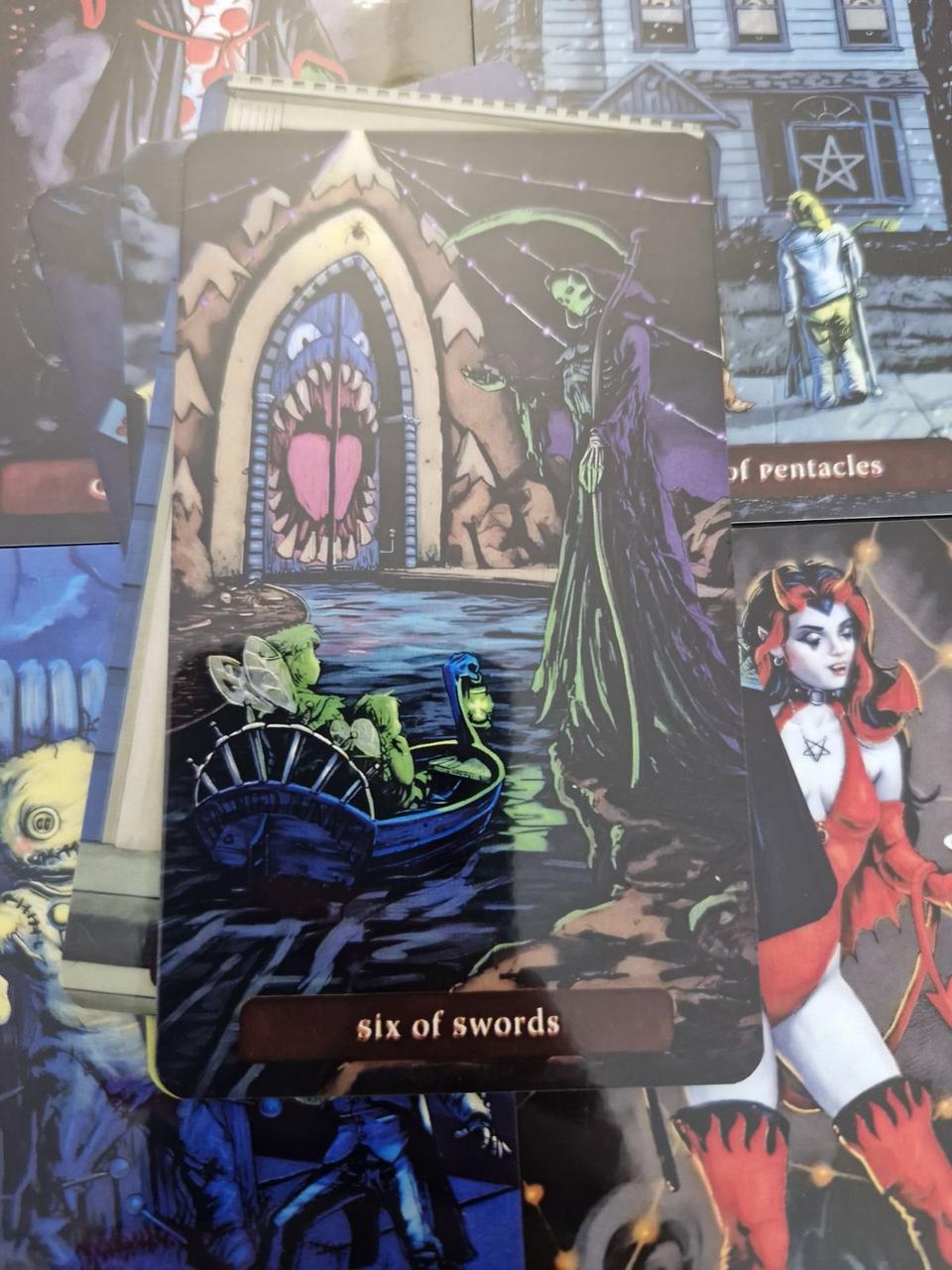 Карты Таро Лакомства или капли Геловин Trick or treat tarot глянец 78 карт - фото 2 Карты Таро Лакомства или капли Геловин Trick or treat tarot глянец 78 карт - фото 2