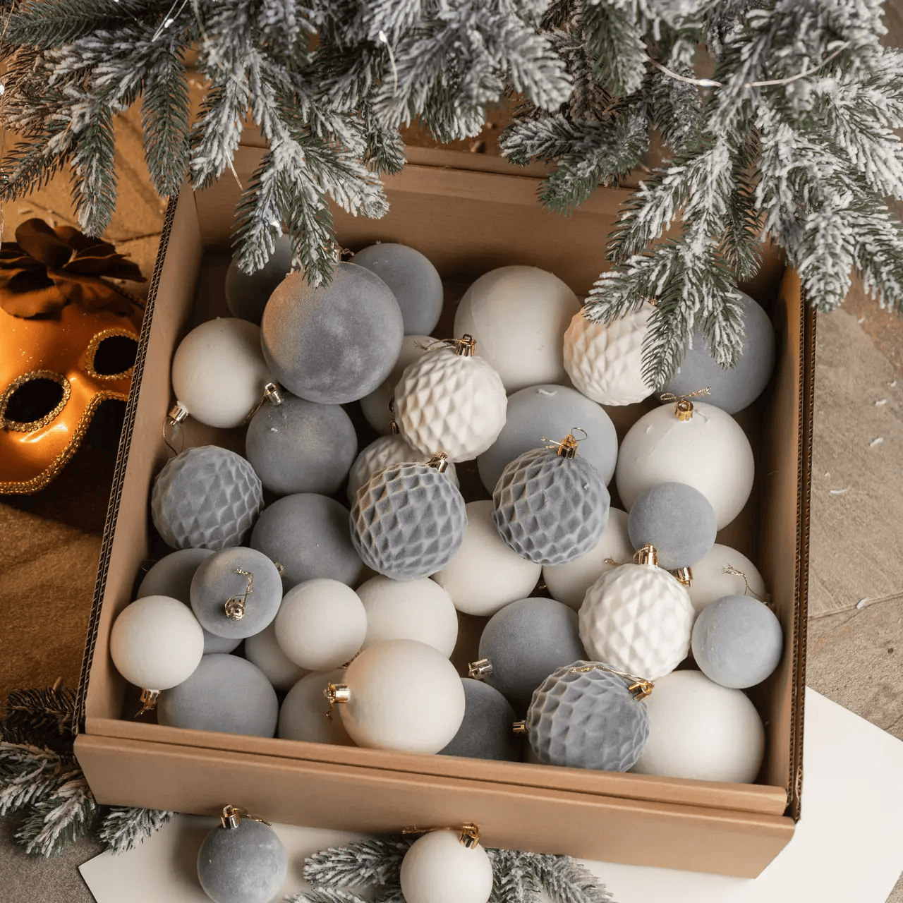 Набір куль новорічних Оксамит 40 шт. Сірий (Оксамит сірий) - фото 2 Набір куль новорічних Оксамит 40 шт. Сірий (Оксамит сірий) - фото 2