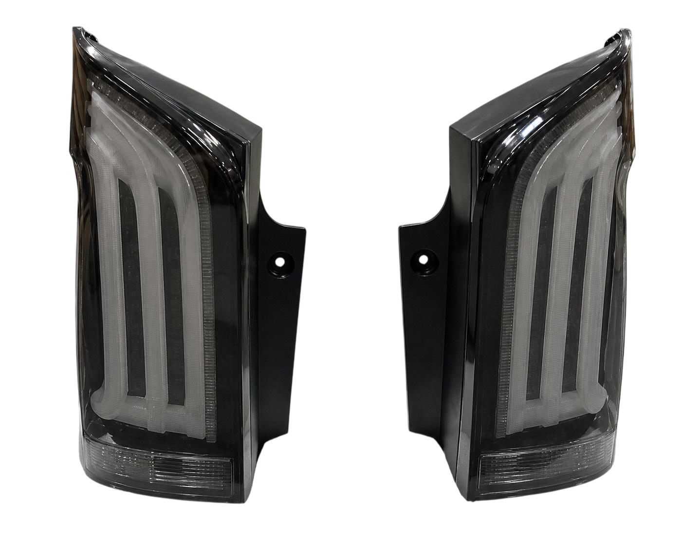 Задние фонари GBT OEM 2024 Black для Vito для Mercedes Vito/V-class W447 2014- гг. поликарбонат 2 шт. Красный (190883)