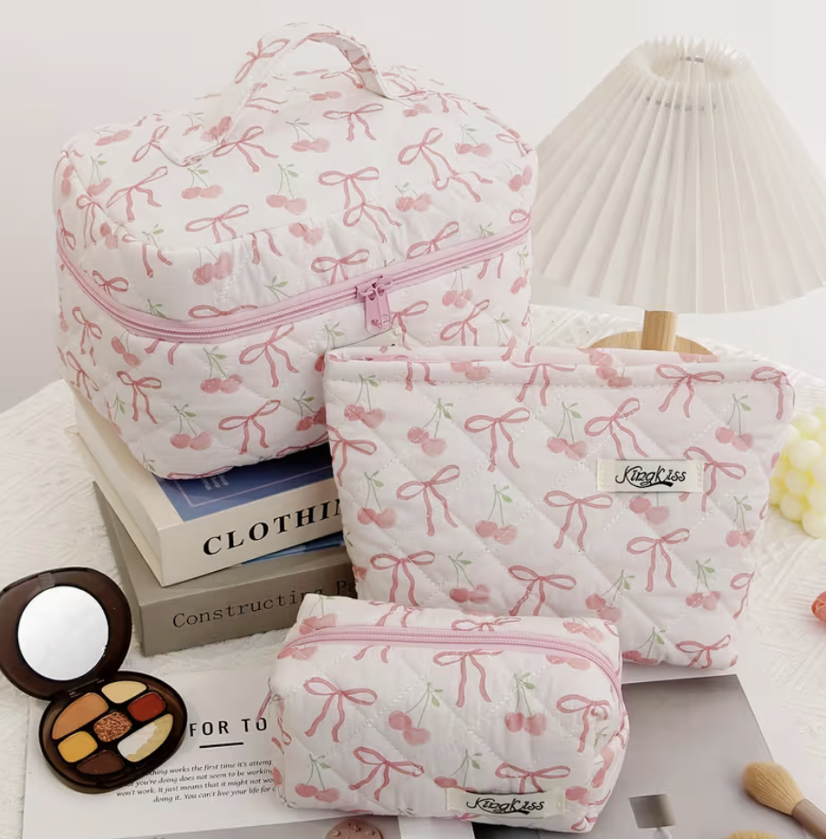 Набор женских косметичек дорожных Вишни/Банты на молнии 3 шт. Розовый (33549835)