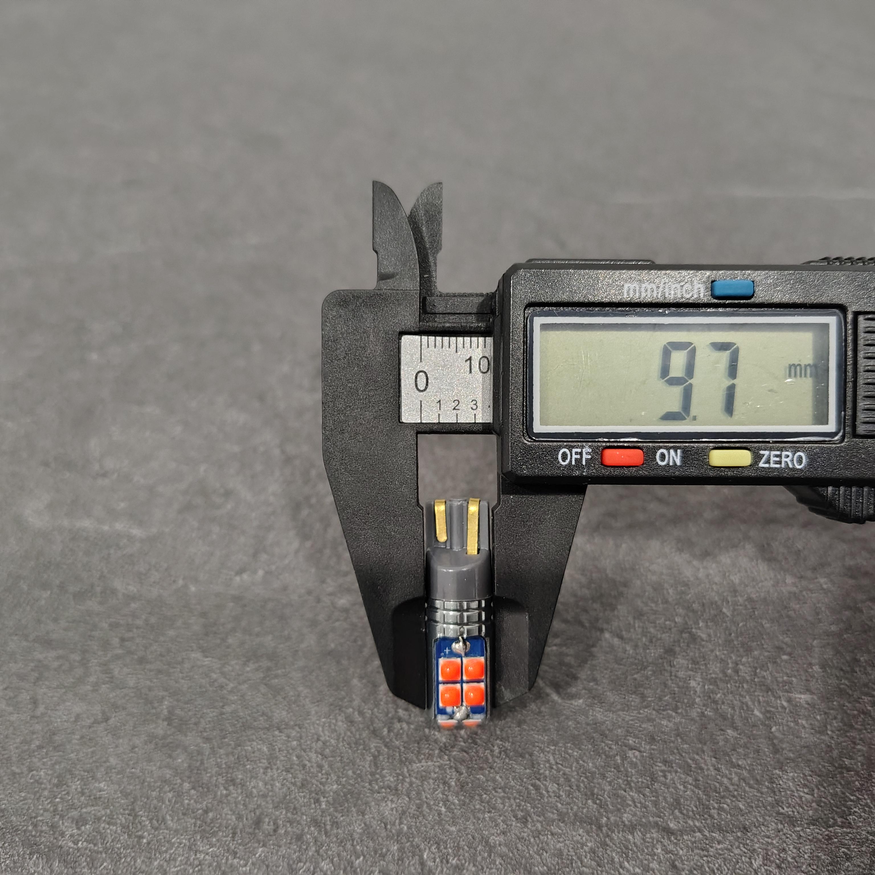 Автолампа T10 W5W 10SMD 3030 Canbus 12V 24V LED Красный (587STORE3) - фото 3 Автолампа T10 W5W 10SMD 3030 Canbus 12V 24V LED Красный (587STORE3) - фото 3