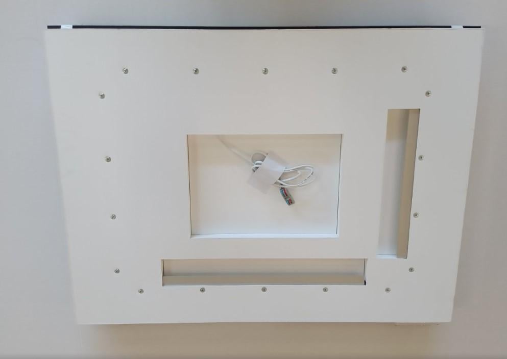 Дзеркало з підсвіткою та підігрівом Rimini Rectangular 800x600 мм (1027) - фото 4 Дзеркало з підсвіткою та підігрівом Rimini Rectangular 800x600 мм (1027) - фото 4