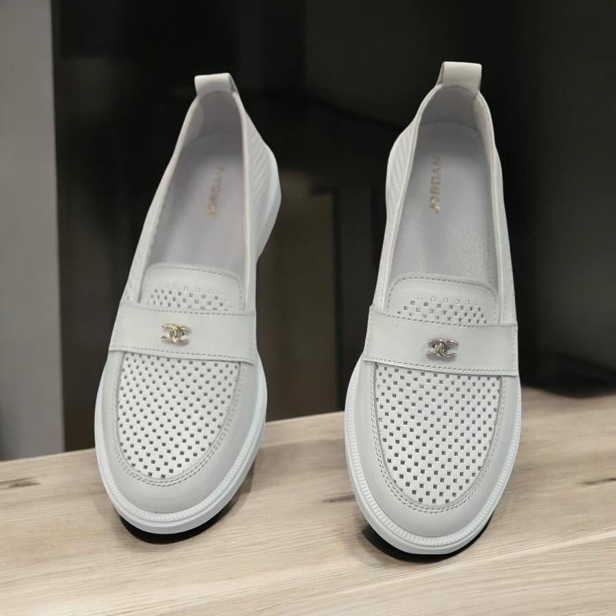 Лоферы подростковые/детские кожаные летние с перфорацией р. 33 Белый (26812909)