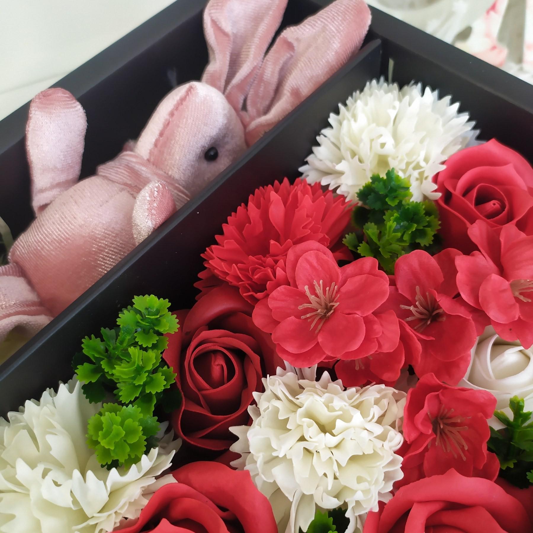 Подарочный набор розы из мыла и зайчик Wow flowers - фото 8 Подарочный набор розы из мыла и зайчик Wow flowers - фото 8