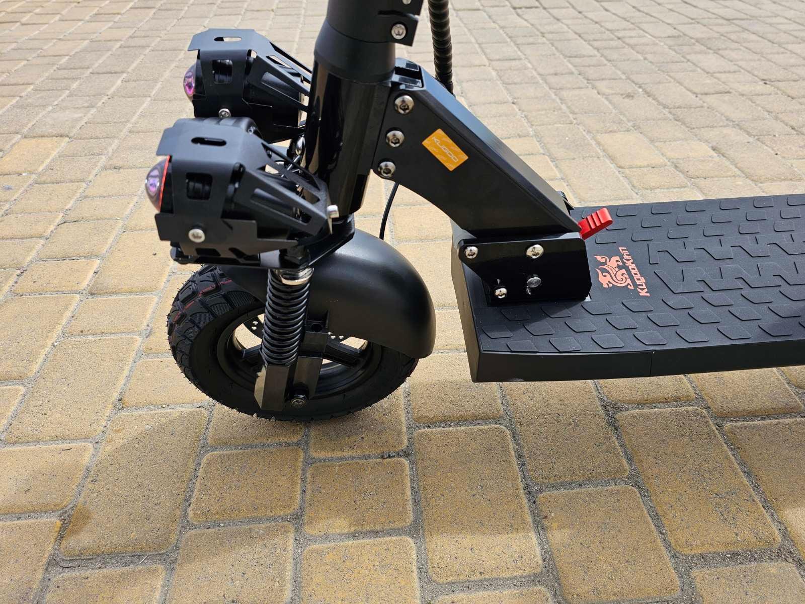 Электросамокат с сиденьем KugooKirin M4 PRO Plus 1000 W/18 Ah 2025 +3 фары - фото 9 Электросамокат с сиденьем KugooKirin M4 PRO Plus 1000 W/18 Ah 2025 +3 фары - фото 9