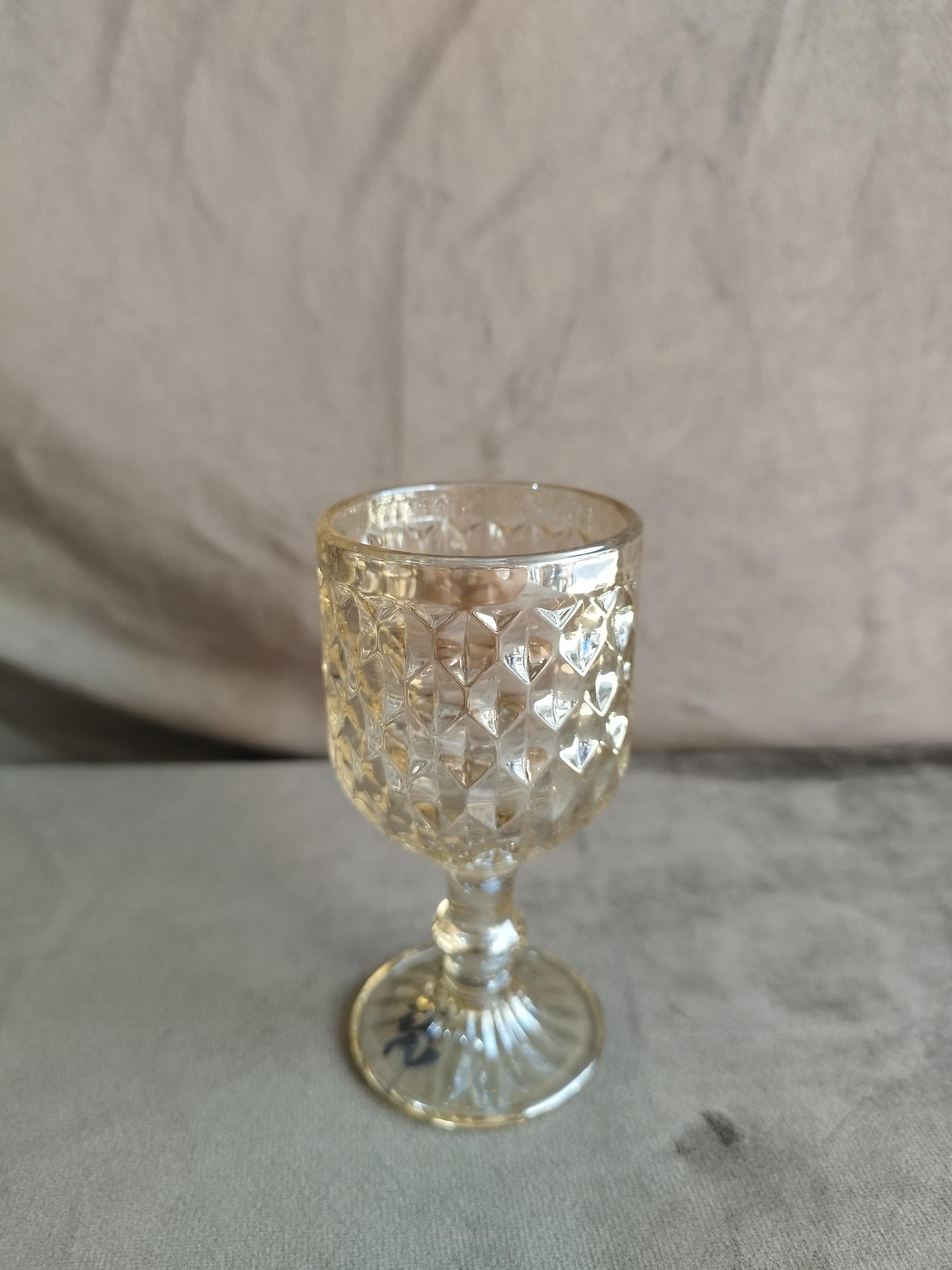 Набор рюмок YIWU стеклянных по 50 мл 6 шт. Светло-золотистый (HP-19-29-5)