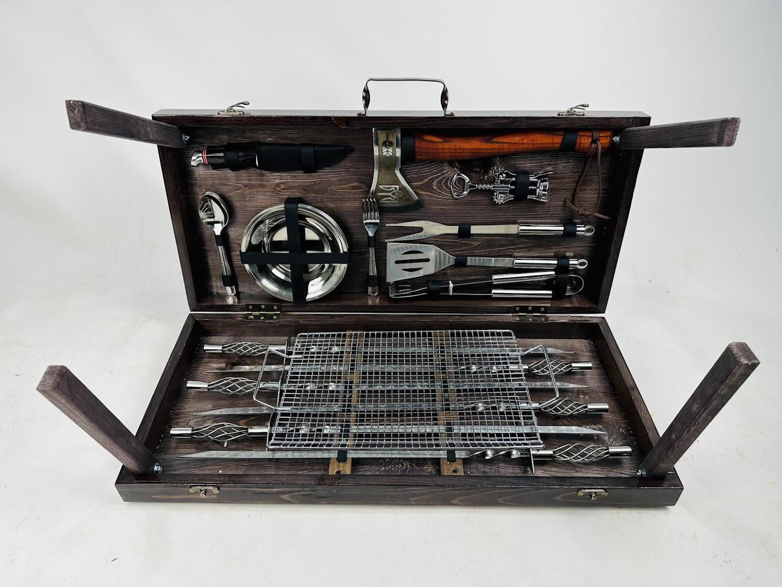 Набор шампуров и аксессуаров BBQ в деревянном кейсе 31 пр. Коричневый (141-10-KS-7512)