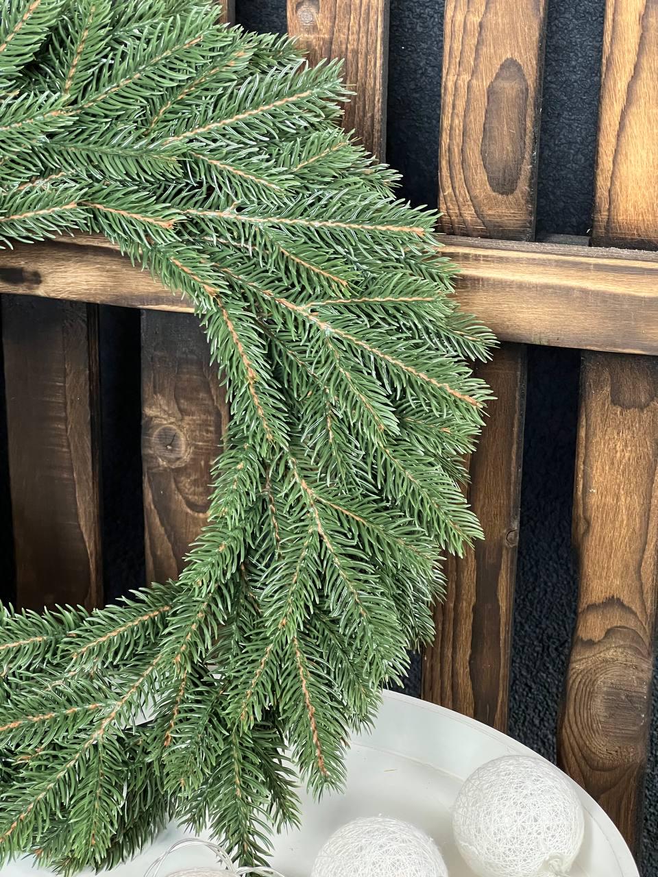 Новорічний вінок Віденський зі штучної хвої 40 см Зелений (YA678608) - фото 3 Новорічний вінок Віденський зі штучної хвої 40 см Зелений (YA678608) - фото 3